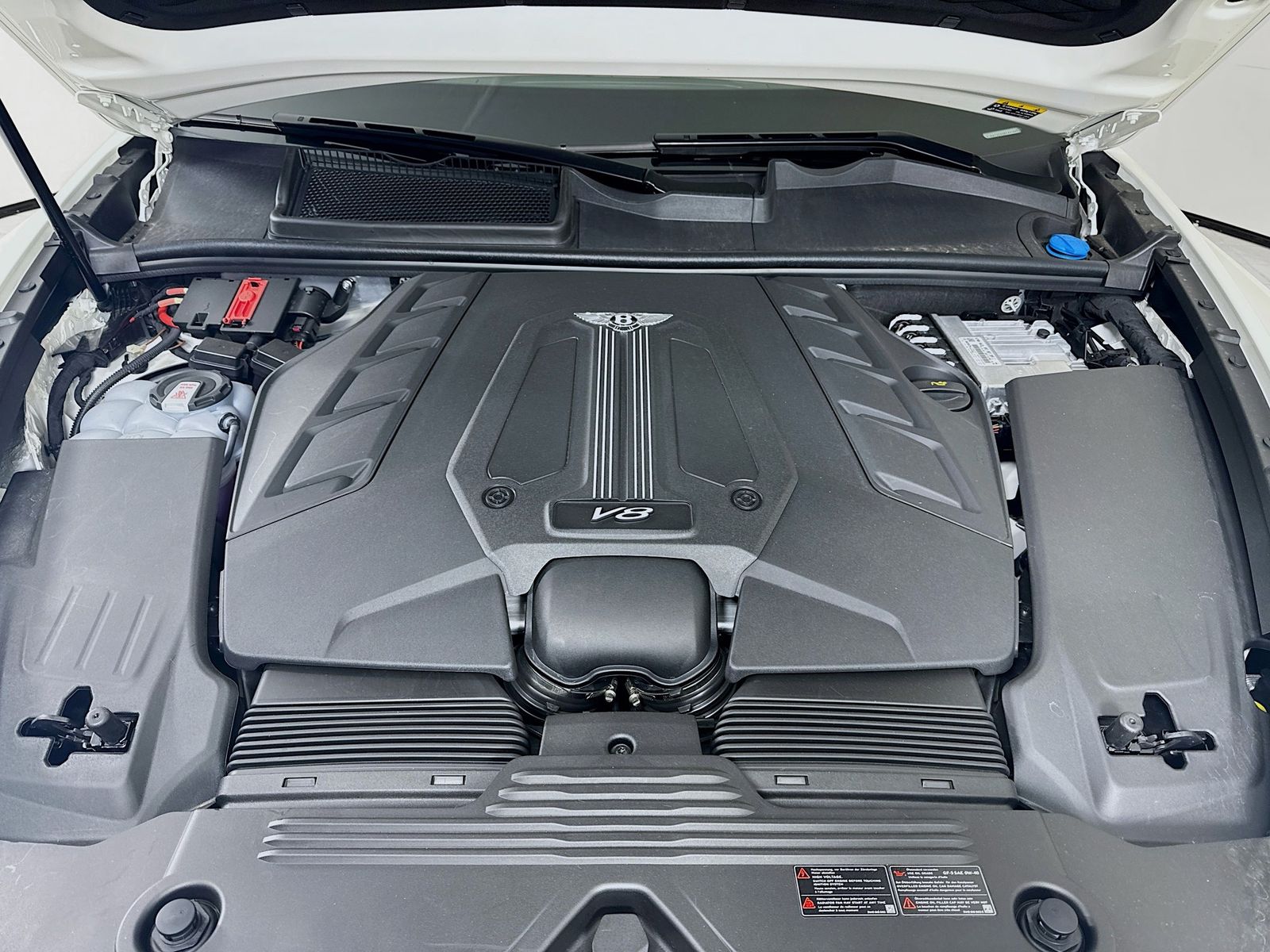 2025 Bentley Bentayga - Photo 29