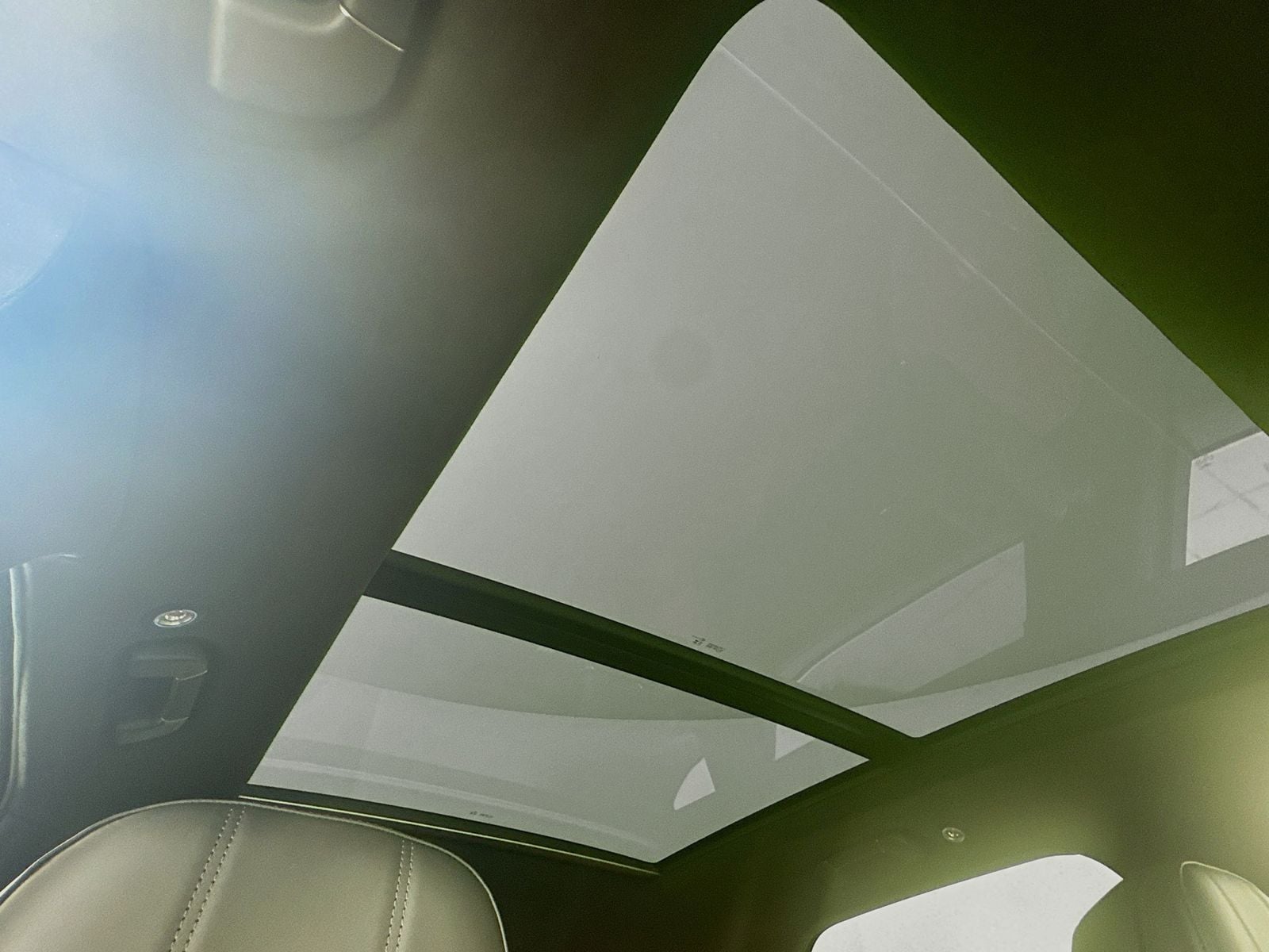 2025 Bentley Bentayga - Photo 21