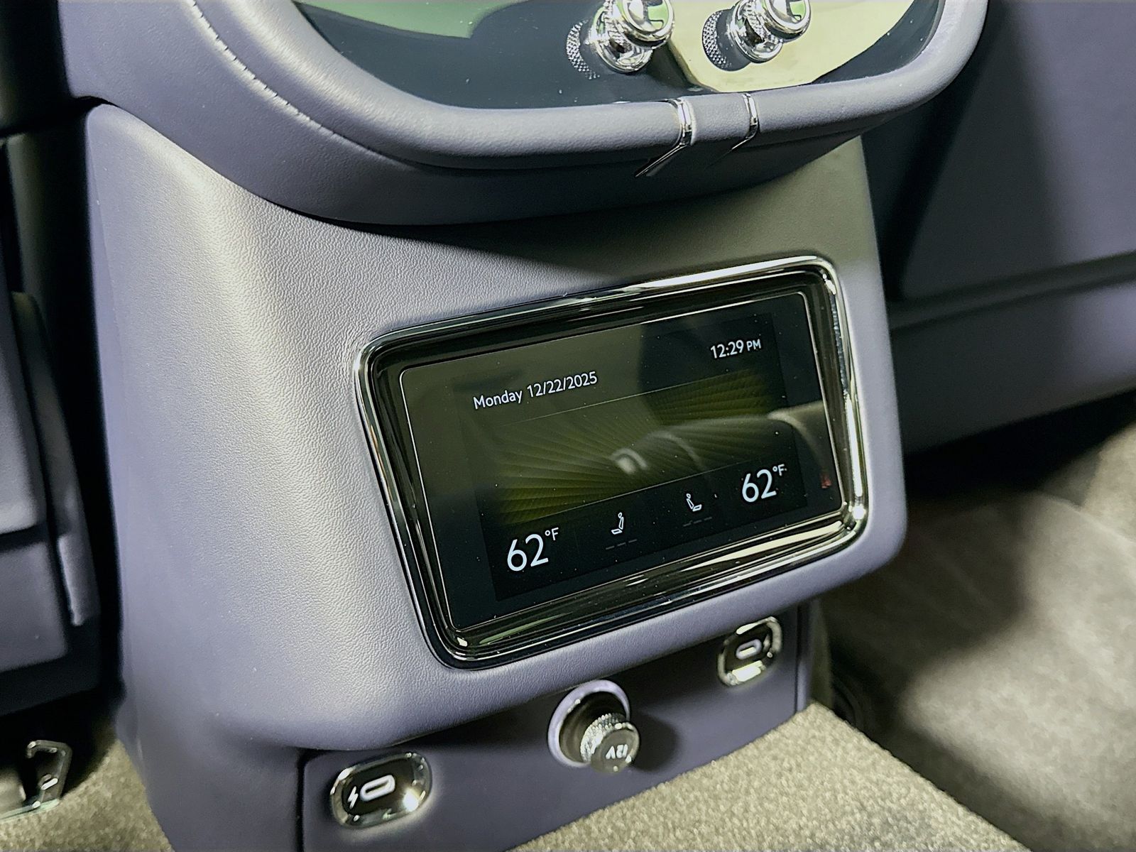 2025 Bentley Bentayga - Photo 25