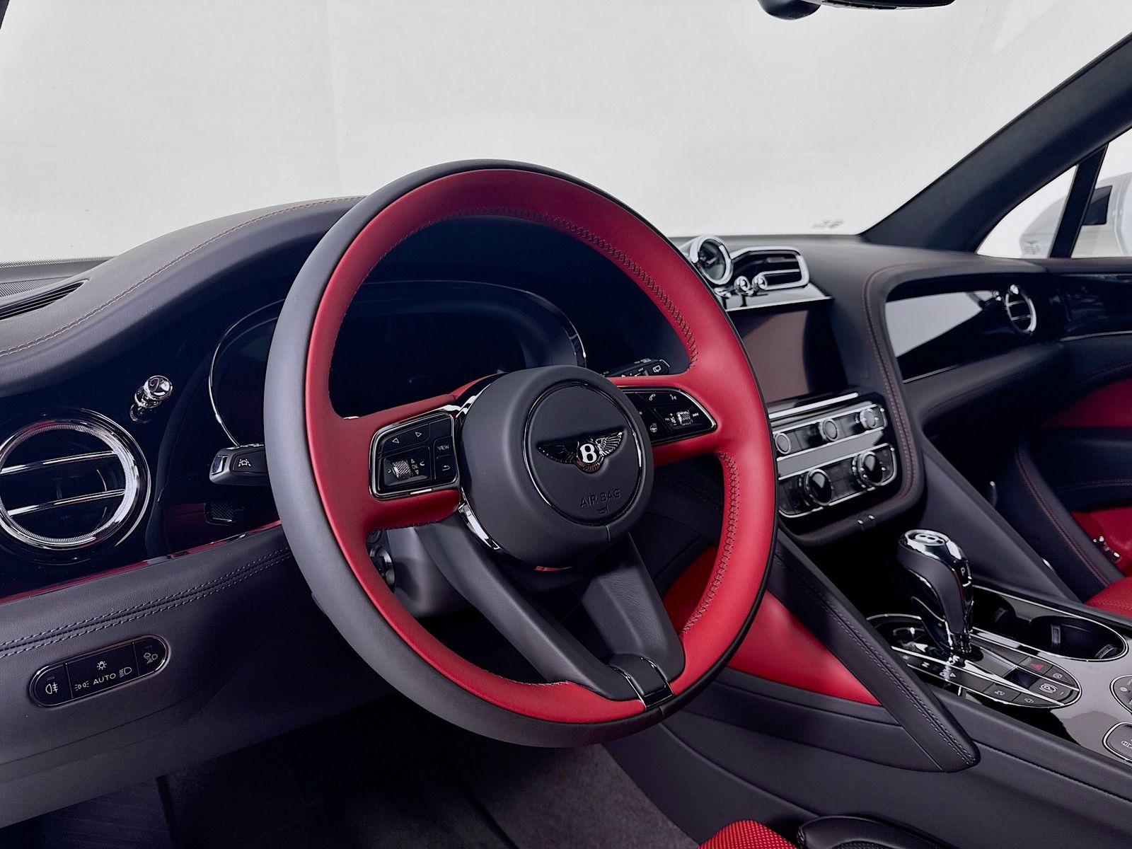 2025 Bentley Bentayga - Photo 10