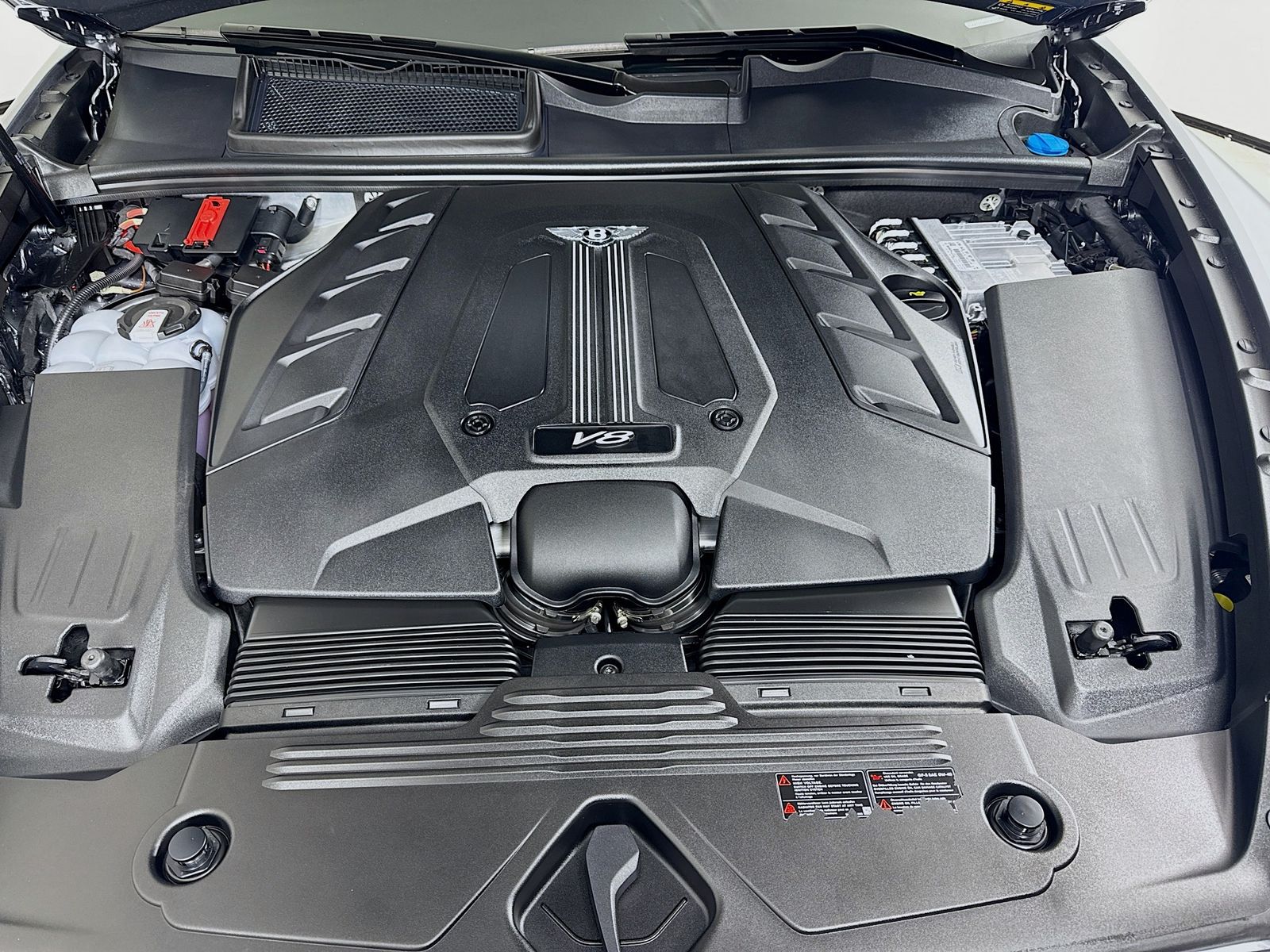 2025 Bentley Bentayga - Photo 30