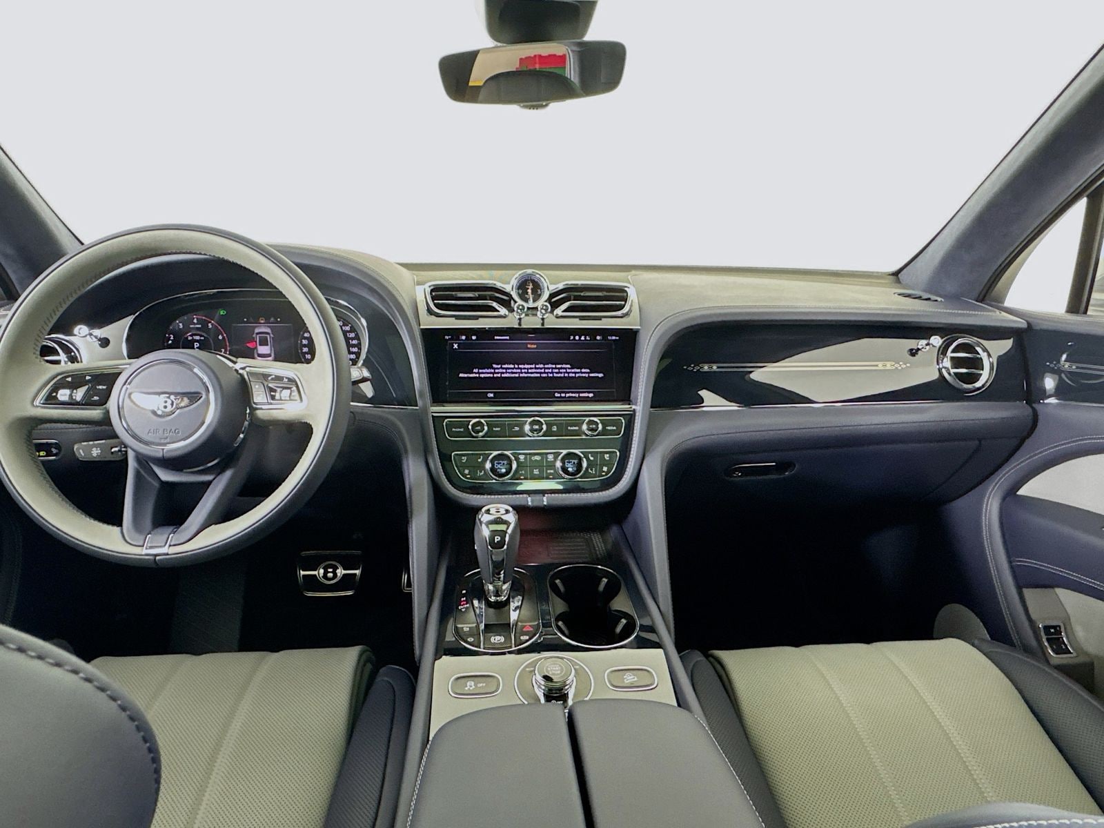 2025 Bentley Bentayga - Photo 22