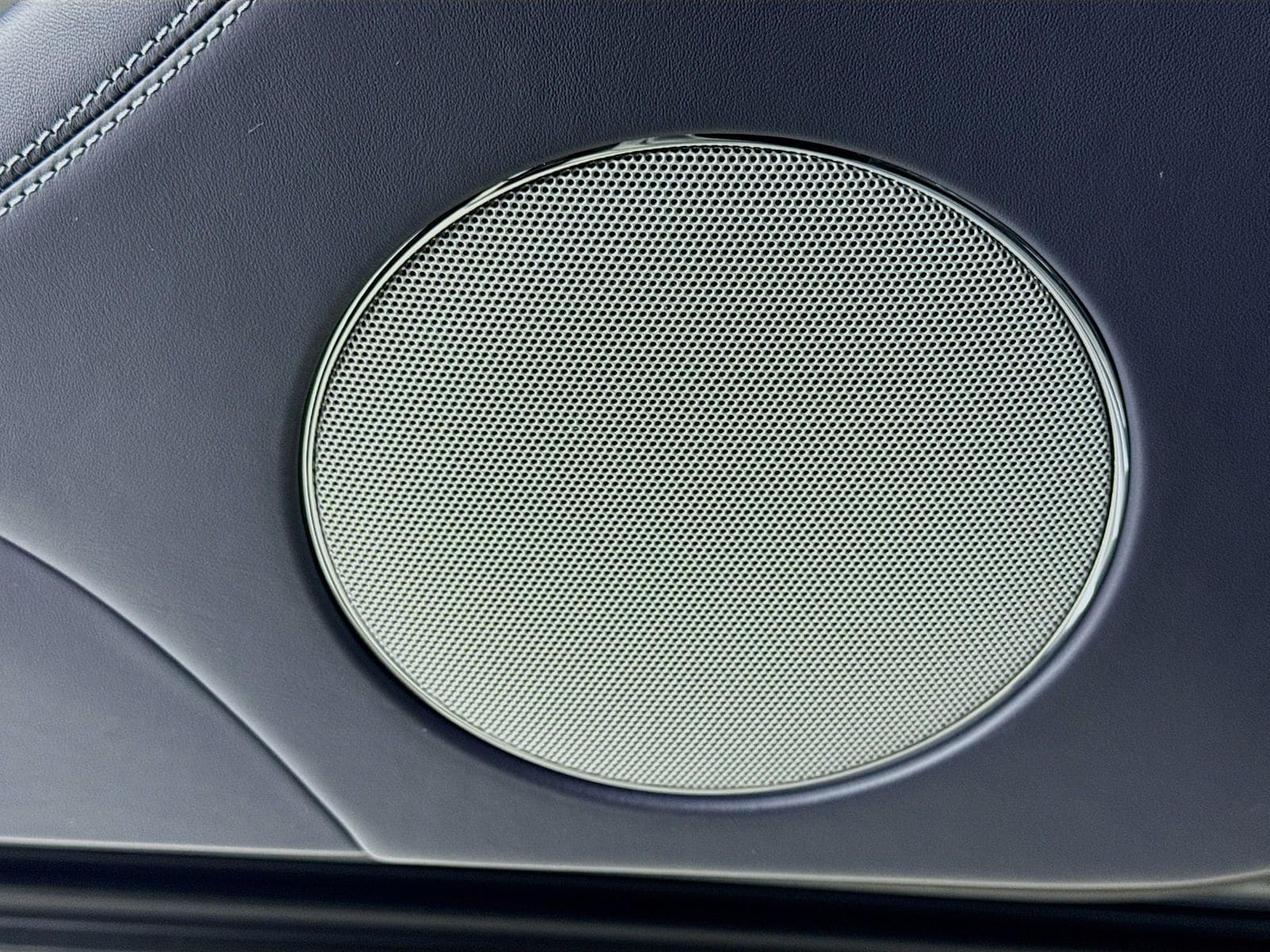 2025 Bentley Bentayga - Photo 17