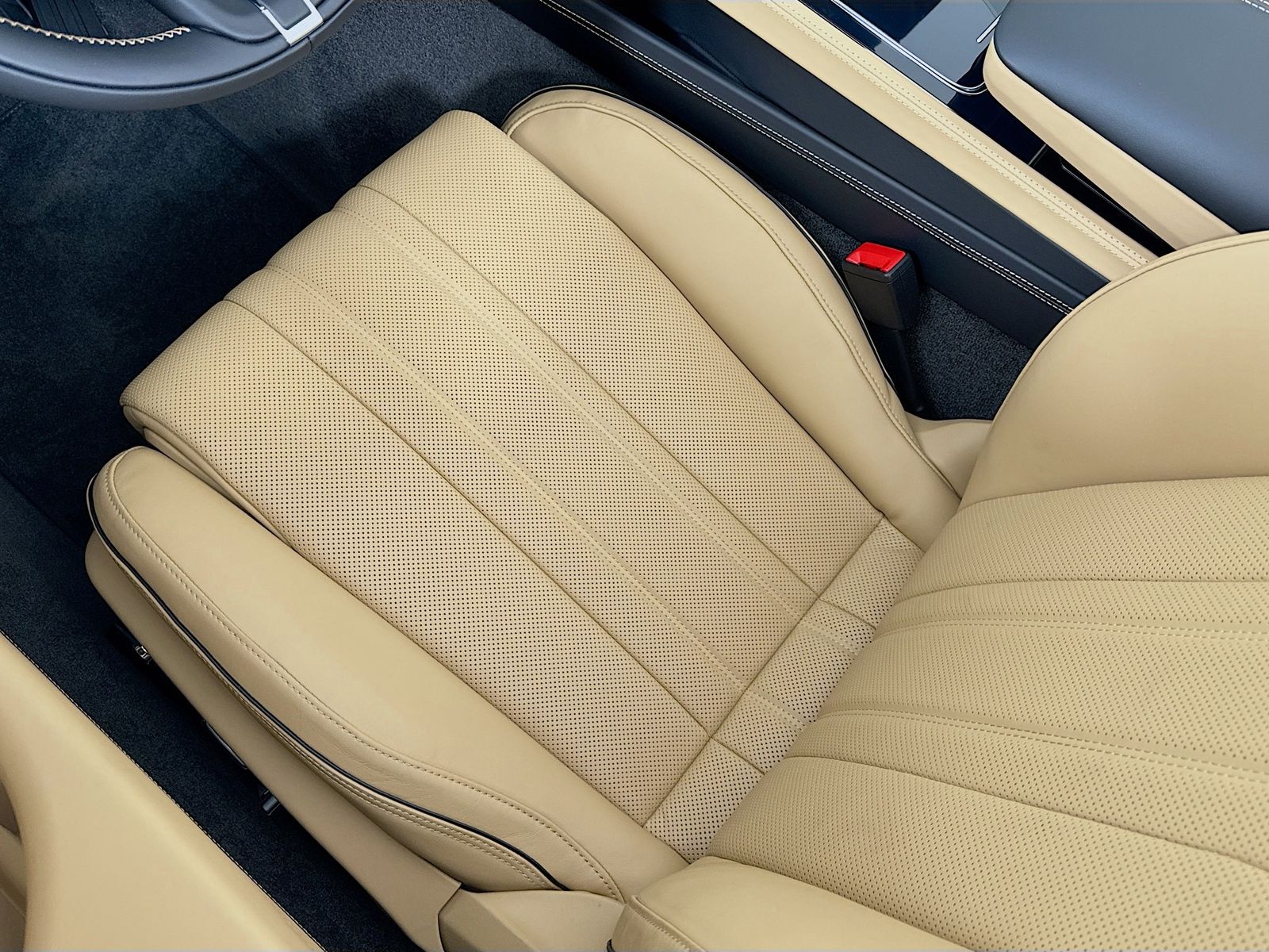 2026 Bentley Continental GTC - Photo 23