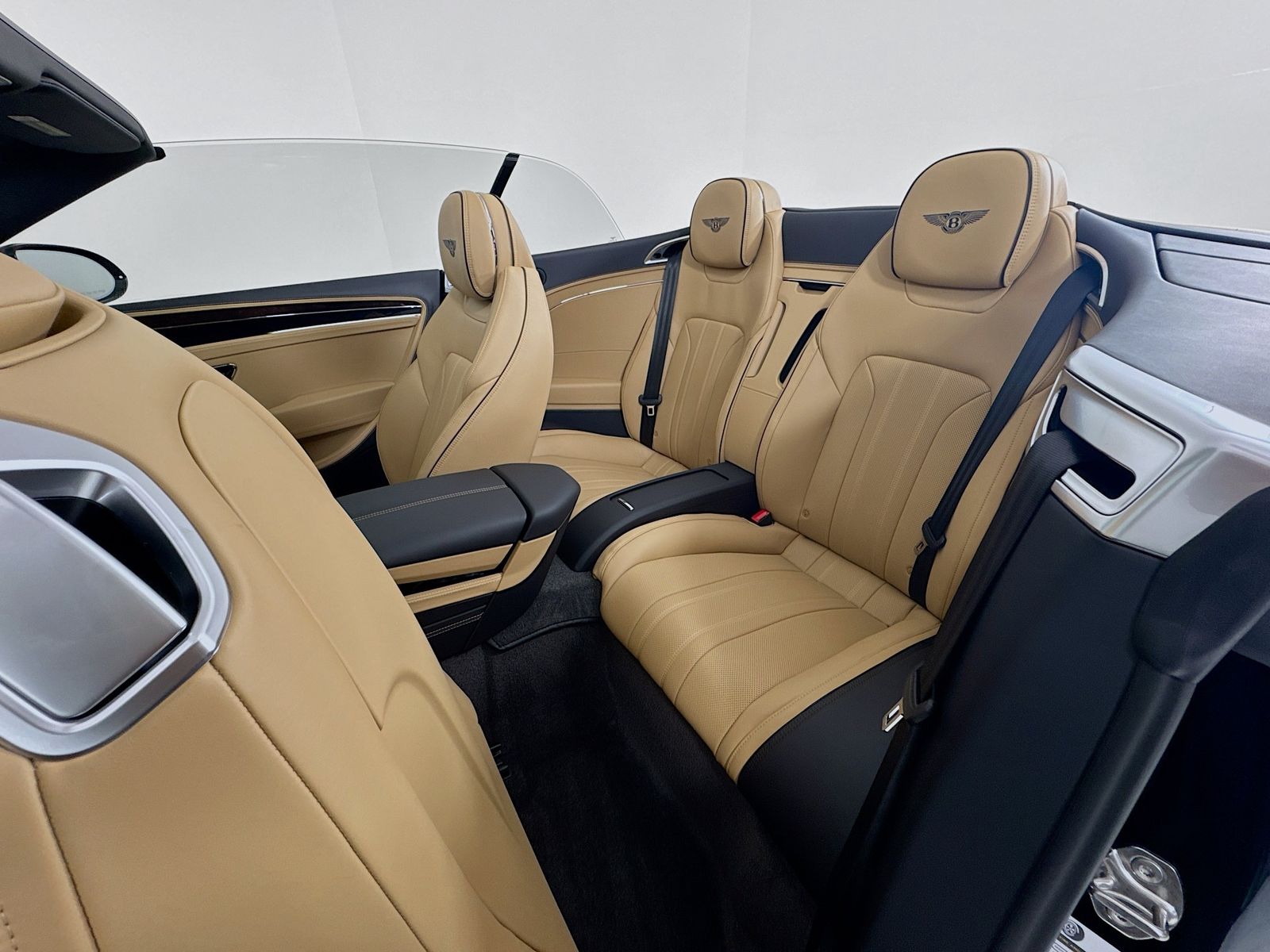 2026 Bentley Continental GTC - Photo 24