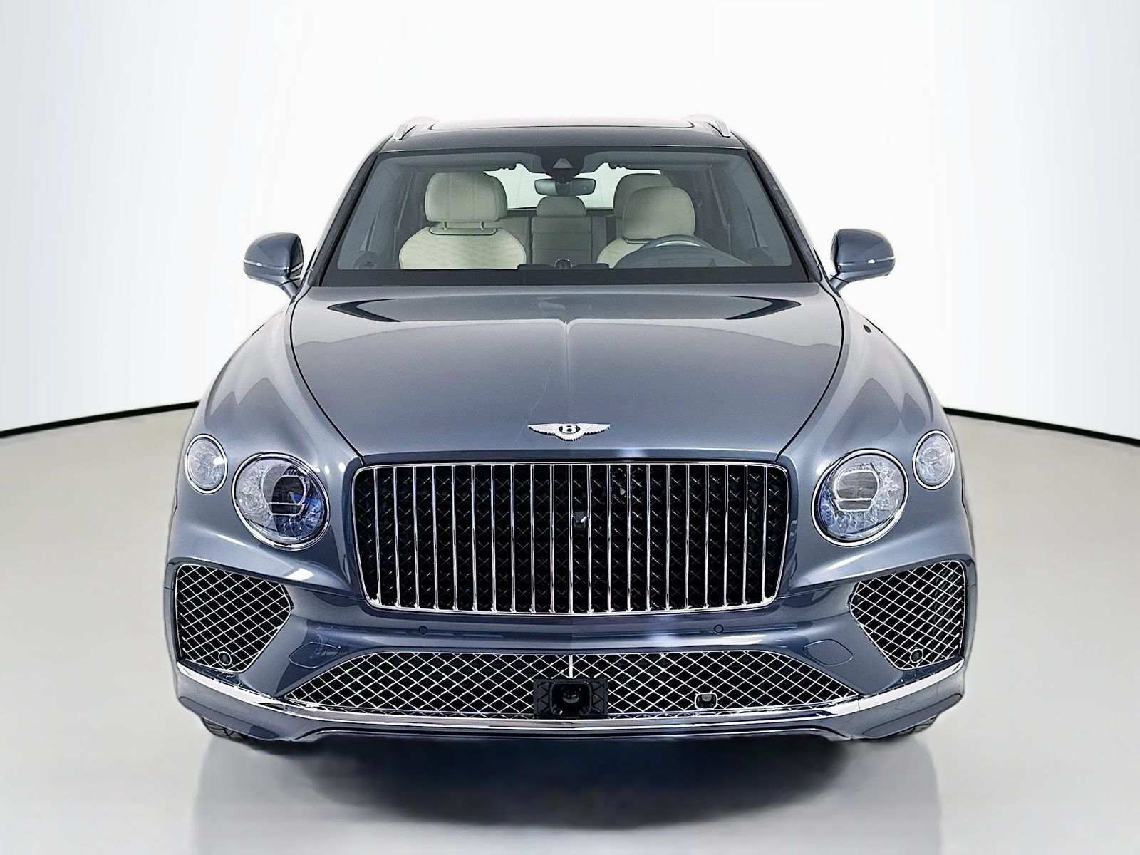 2025 Bentley Bentayga - Photo 2