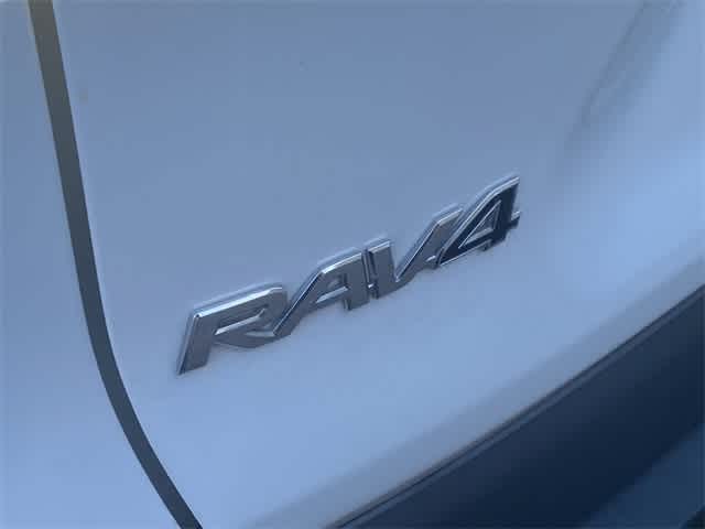 Thumbnail: 2019 Toyota RAV4 - 8