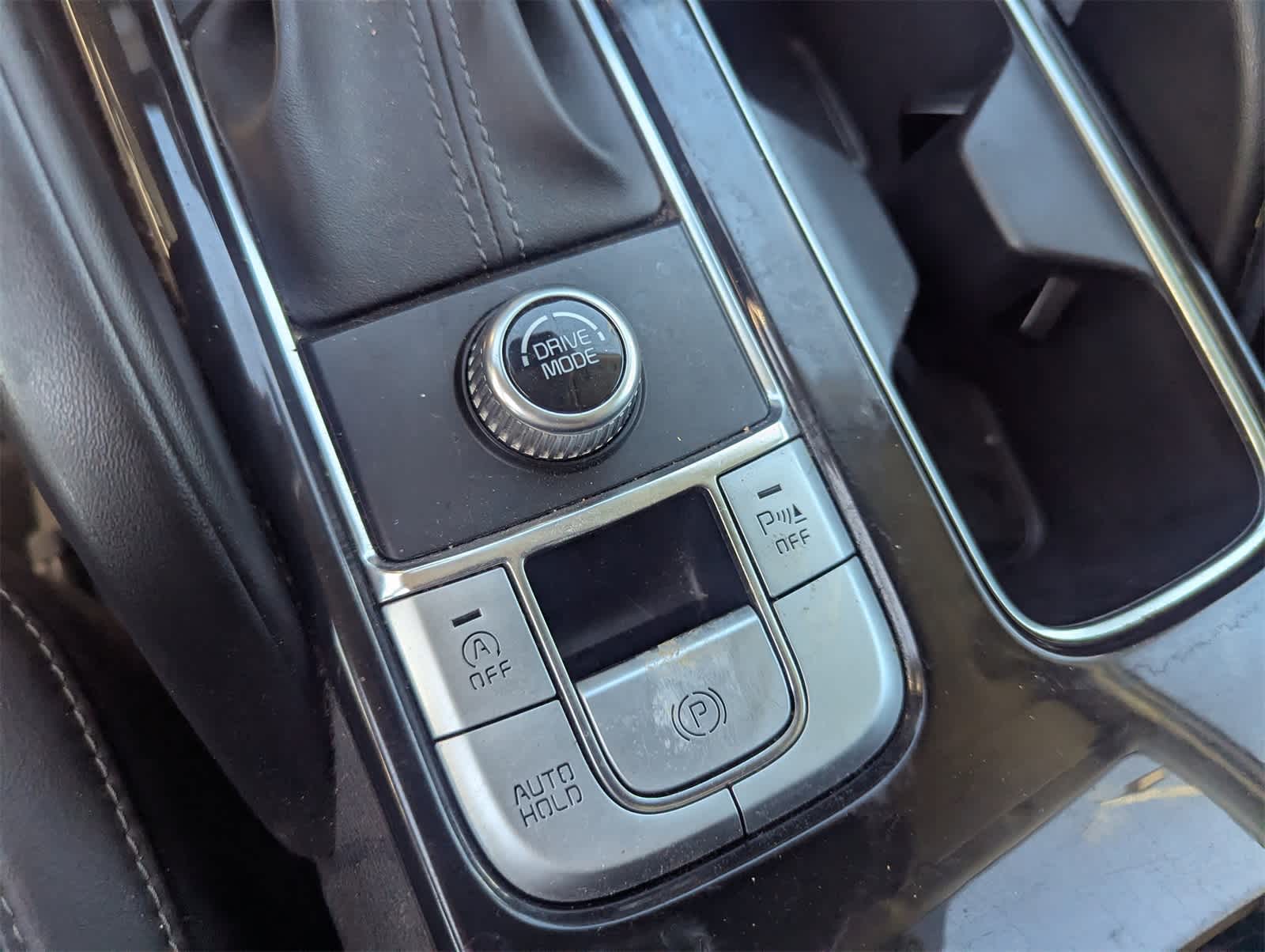 Thumbnail: 2020 Kia Telluride - 22