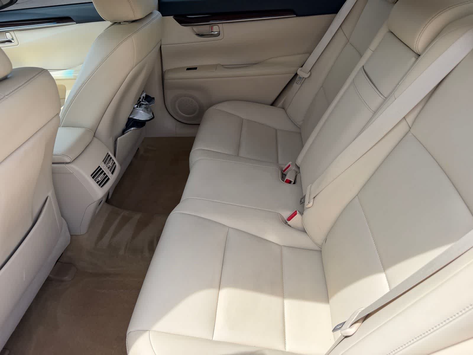 Thumbnail: 2013 Lexus ES - 13