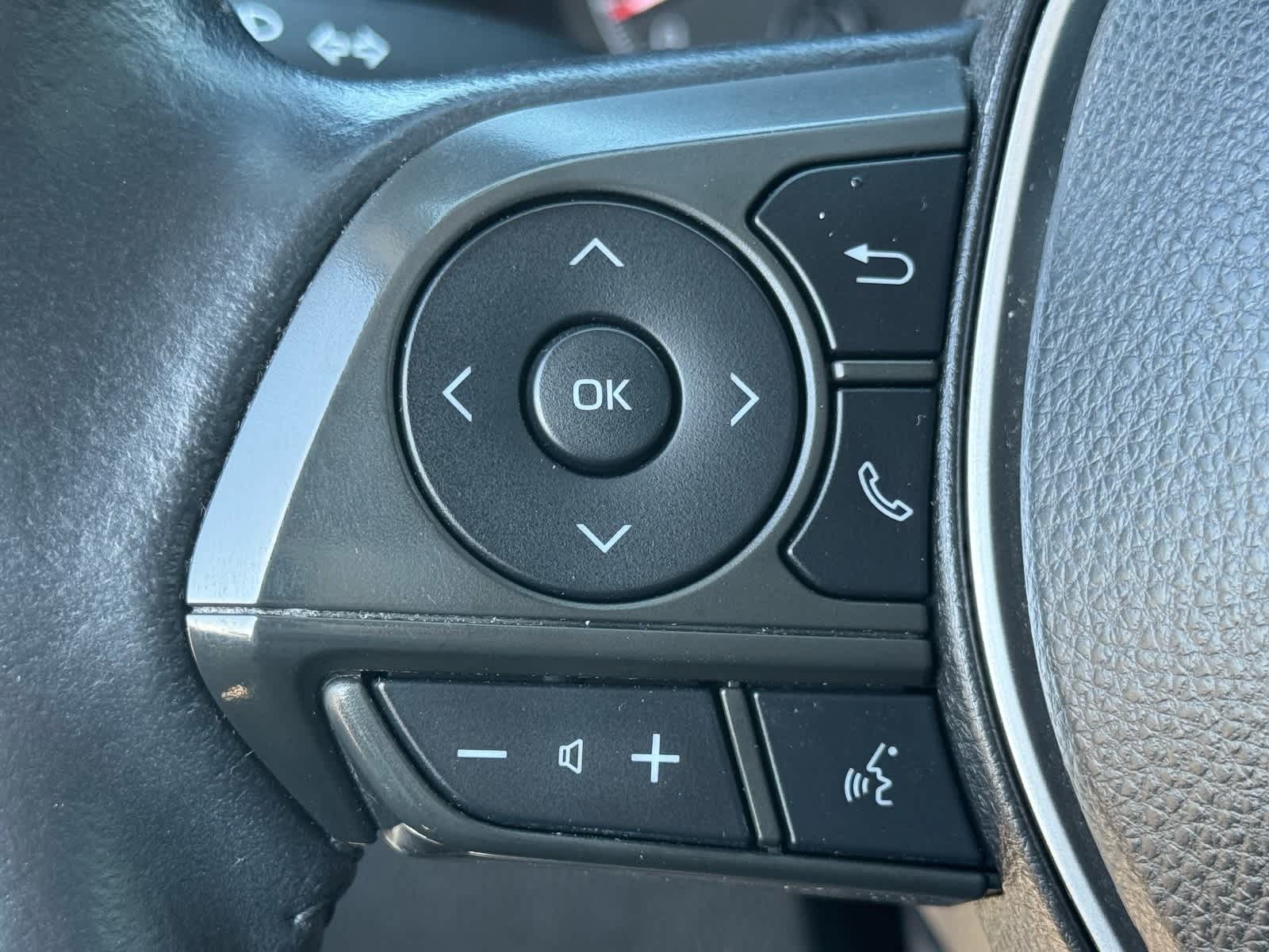 Thumbnail: 2022 Toyota Corolla Cross - 18