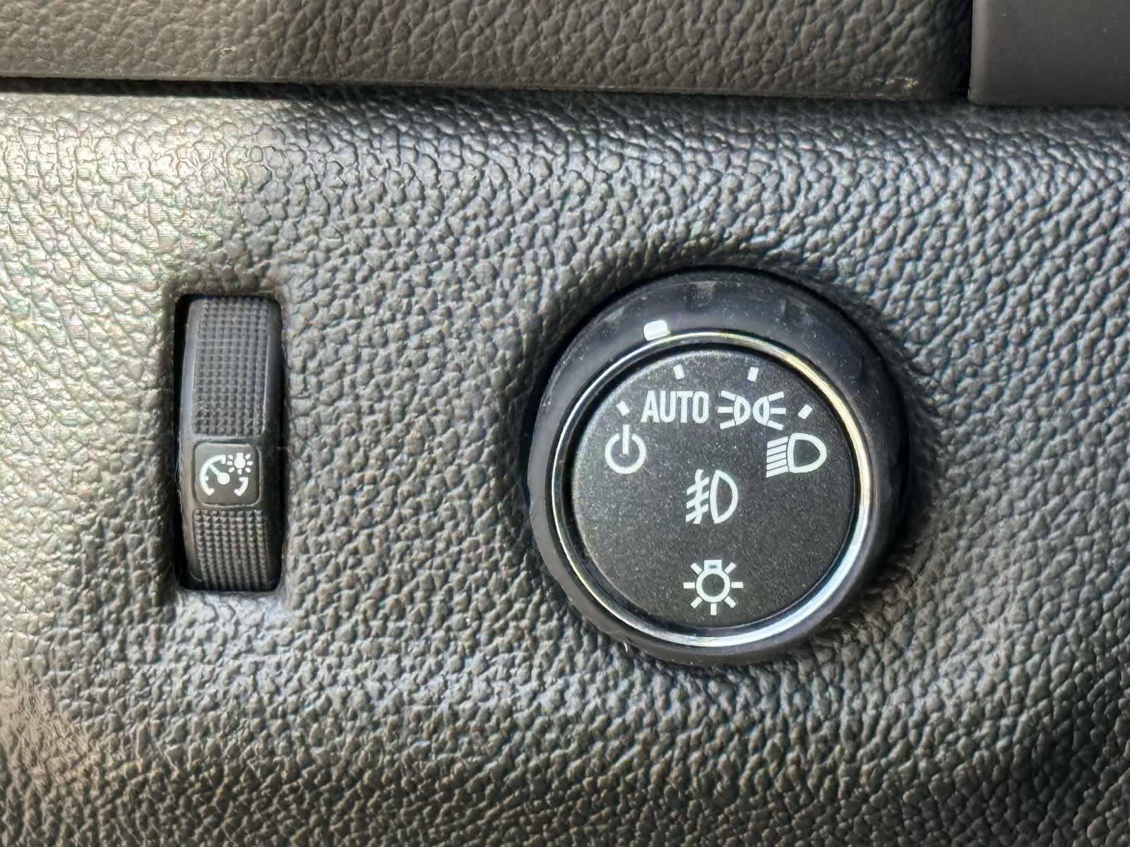 Thumbnail: 2017 Chevrolet Colorado - 23