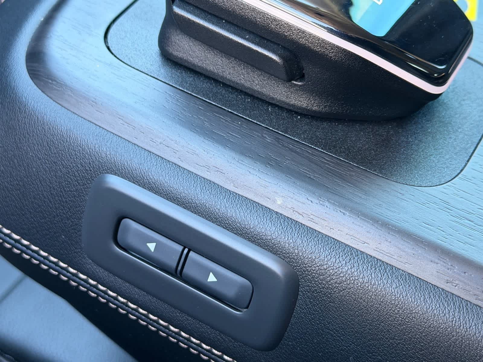 Thumbnail: 2025 Nissan Ariya - 30