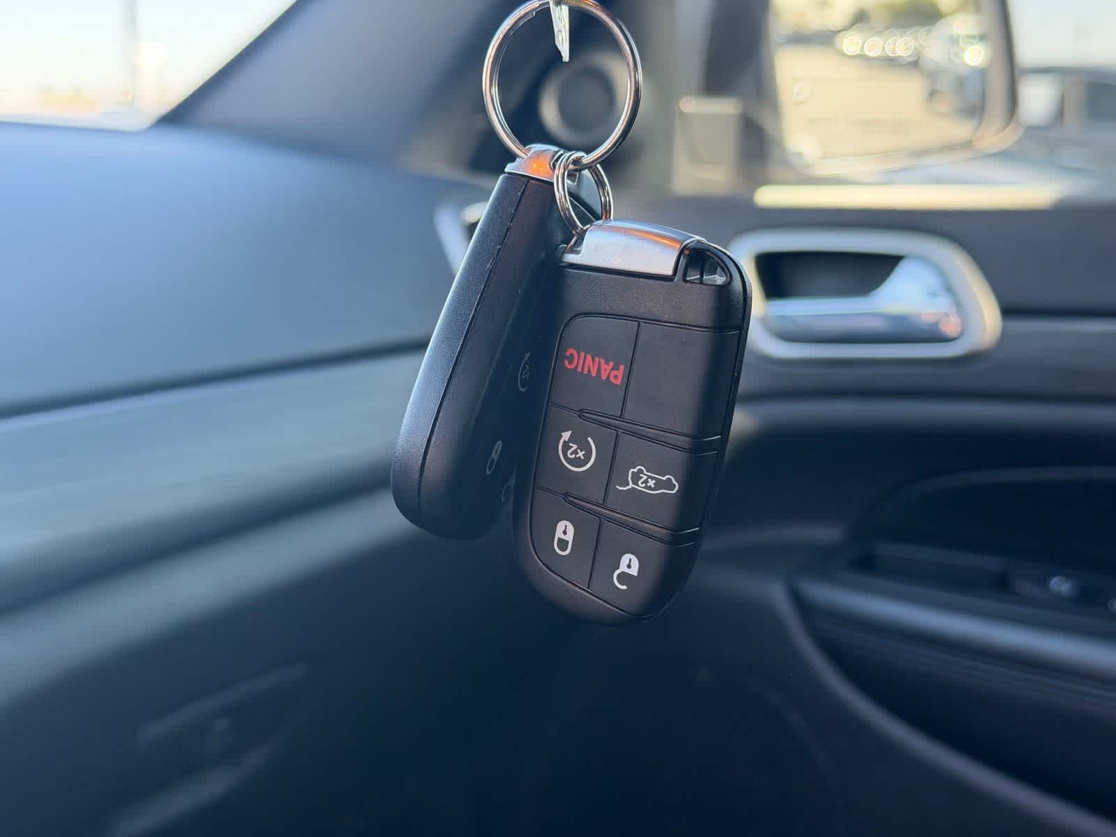Thumbnail: 2019 Jeep Grand Cherokee - 24