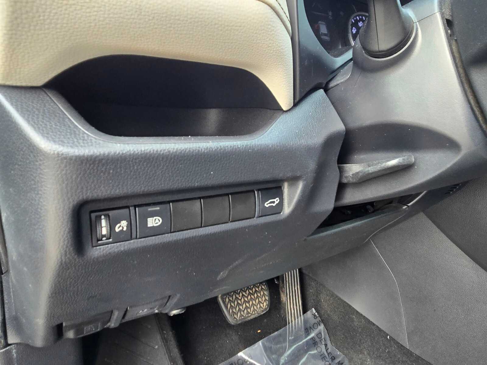 Thumbnail: 2020 Toyota RAV4 - 23