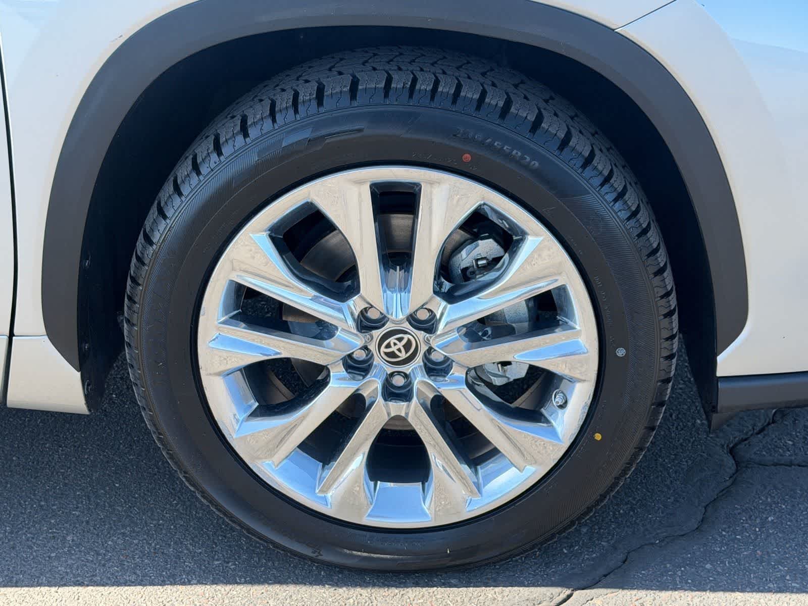 Thumbnail: 2020 Toyota Highlander - 10