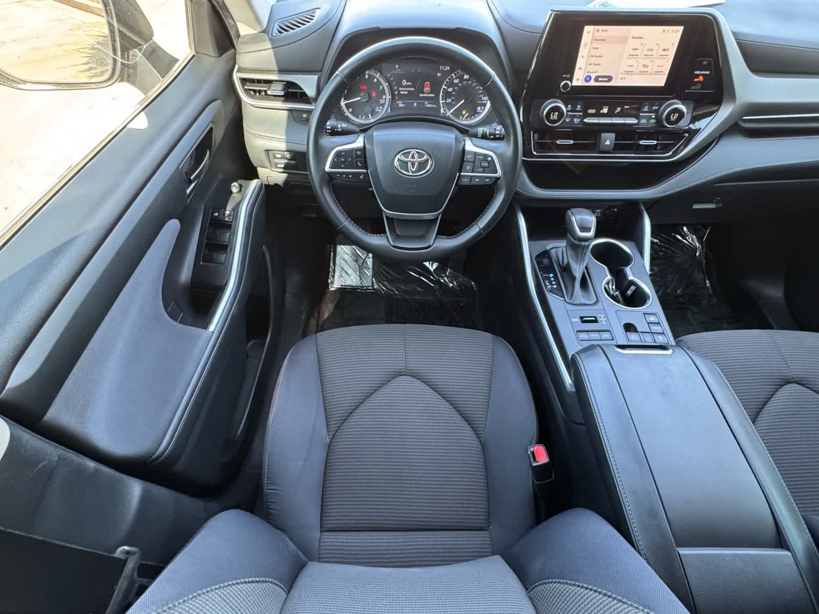 Thumbnail: 2023 Toyota Highlander - 12