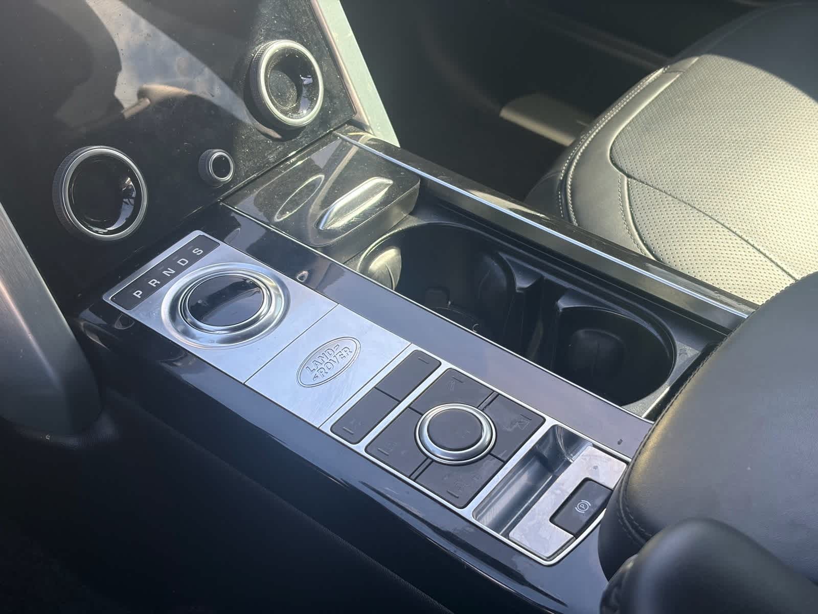 Thumbnail: 2020 Land Rover Range Rover - 16