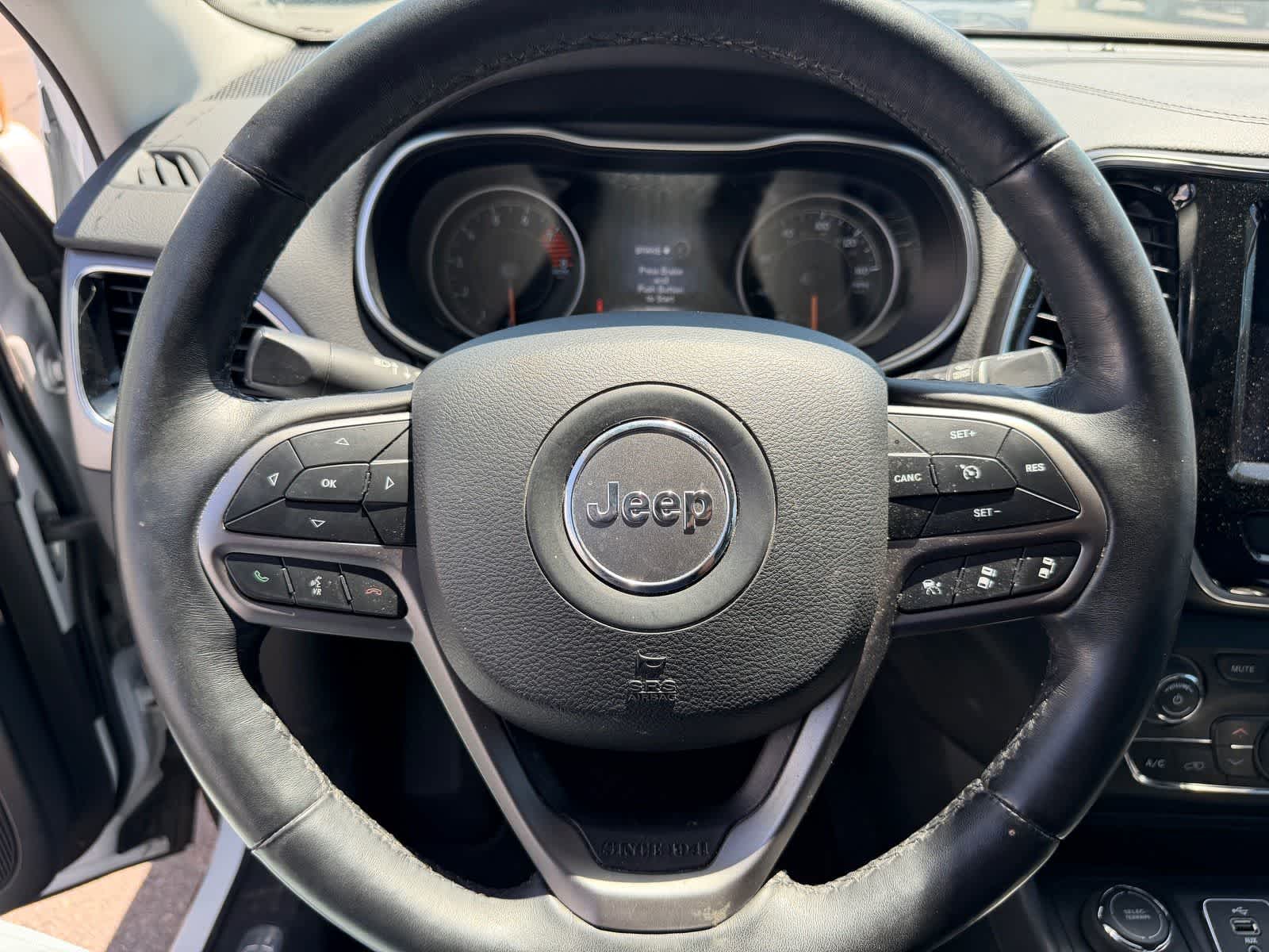 Thumbnail: 2019 Jeep Cherokee - 11