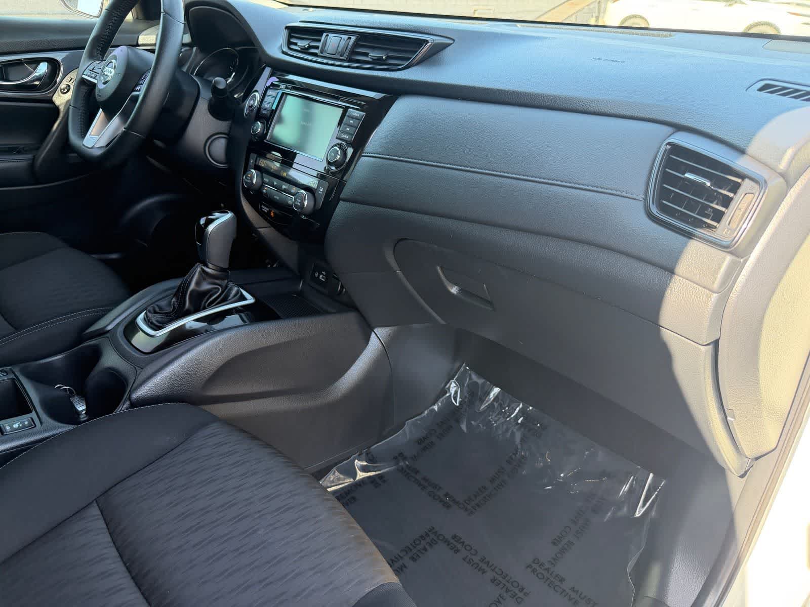 Thumbnail: 2020 Nissan Rogue - 10
