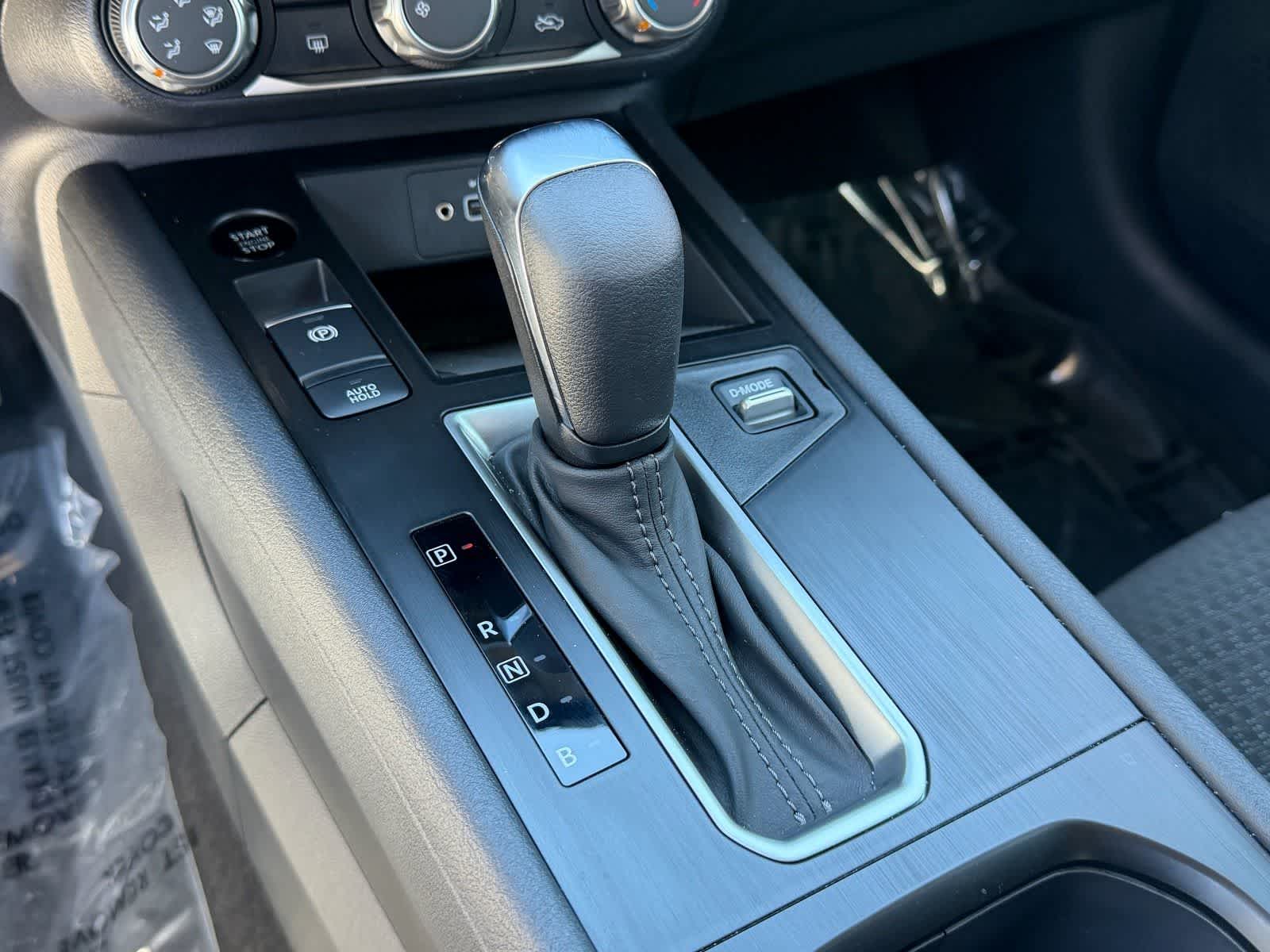 Thumbnail: 2025 Nissan Kicks - 25