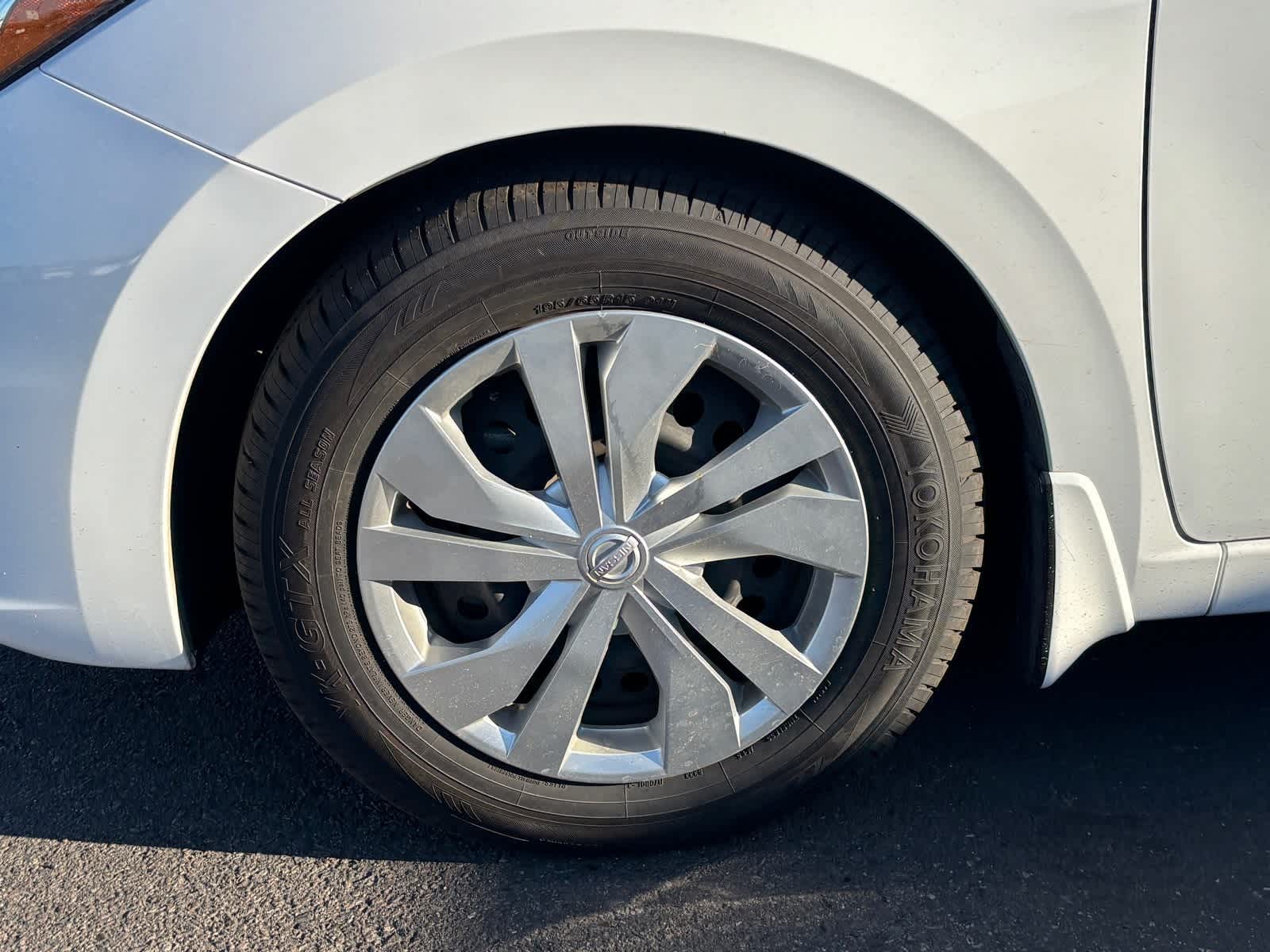 Thumbnail: 2020 Nissan Versa - 6