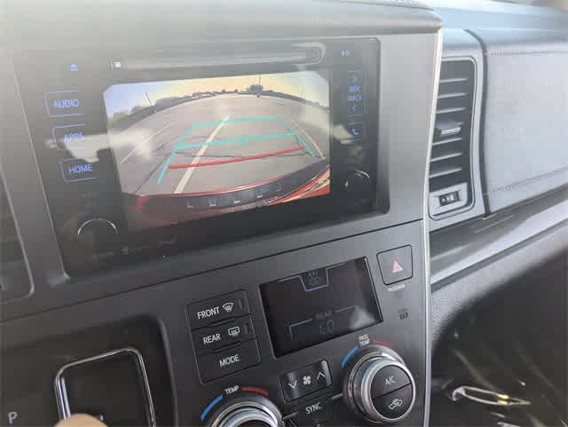 Thumbnail: 2017 Toyota Sienna - 24