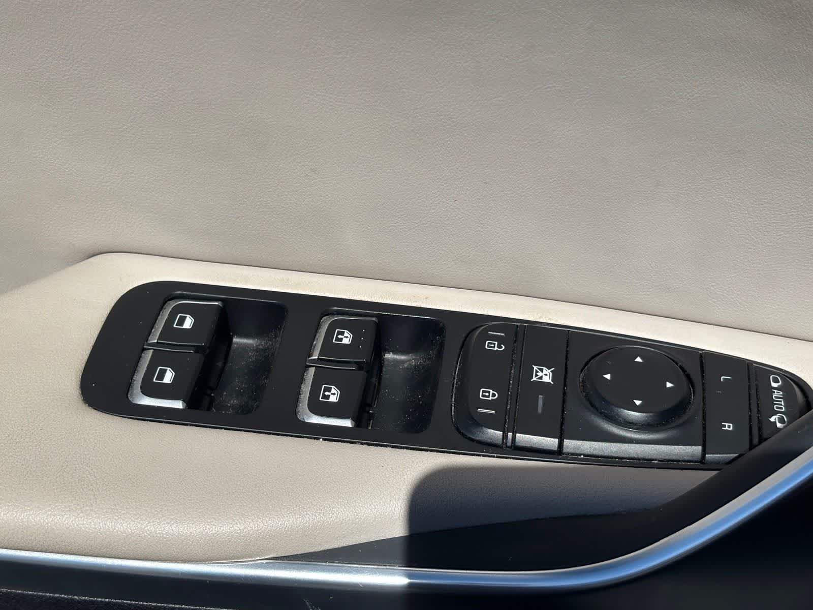 Thumbnail: 2019 Kia Stinger - 22