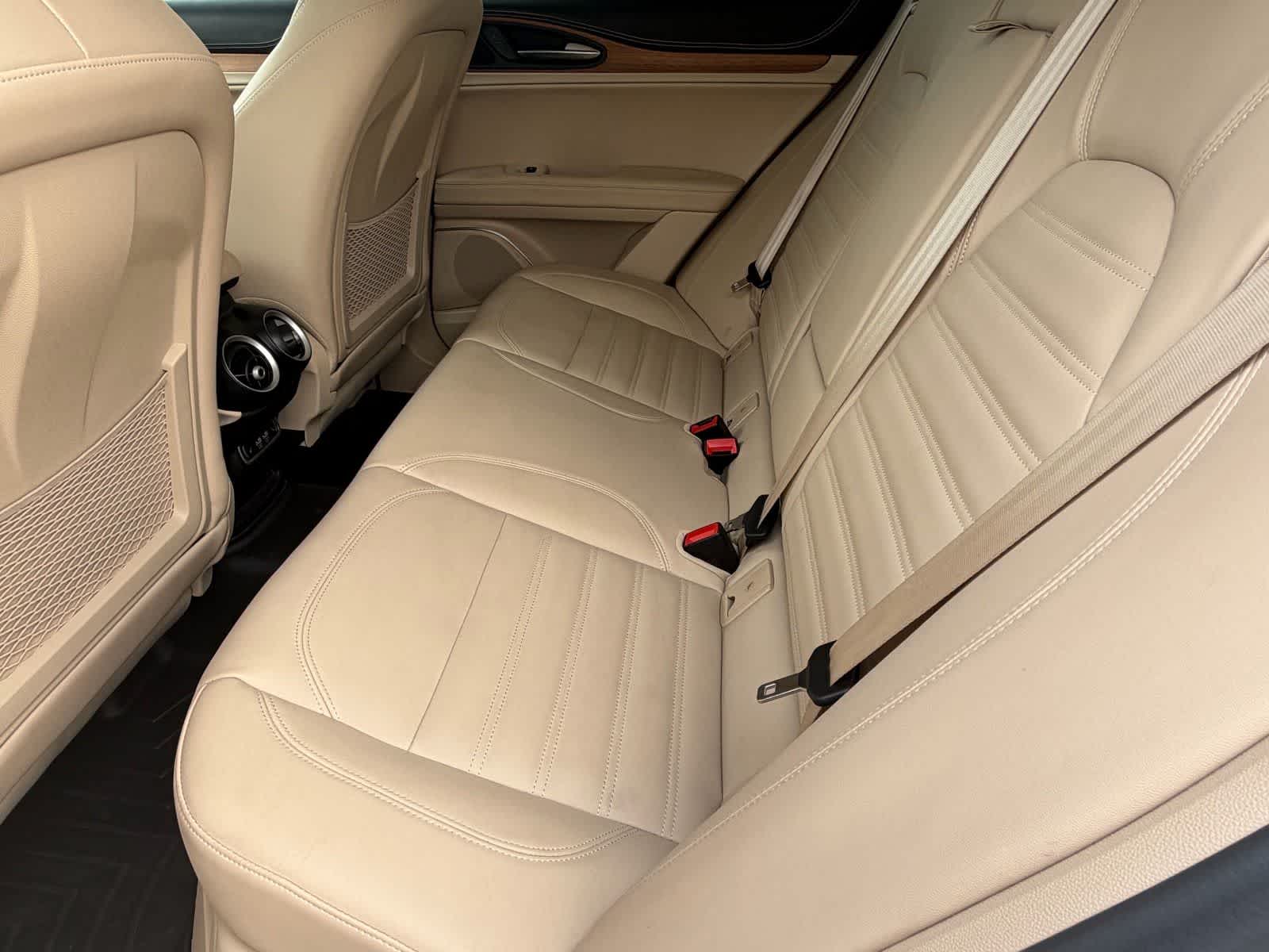 Thumbnail: 2021 Alfa Romeo Stelvio - 15