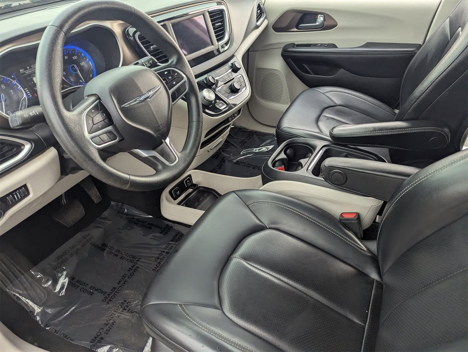 Thumbnail: 2021 Chrysler Voyager - 2