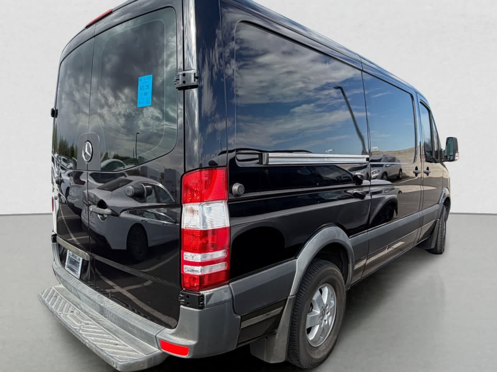Thumbnail: 2015 Mercedes-Benz Sprinter - 3
