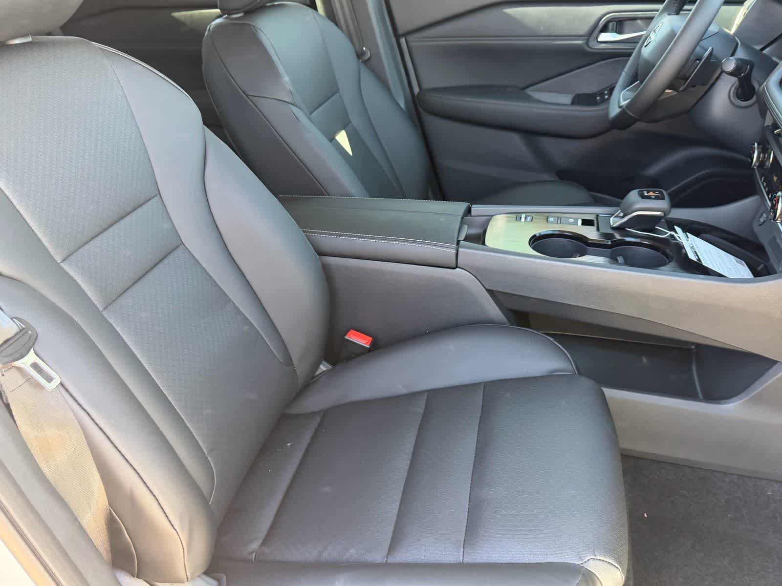 Thumbnail: 2026 Nissan Rogue - 12