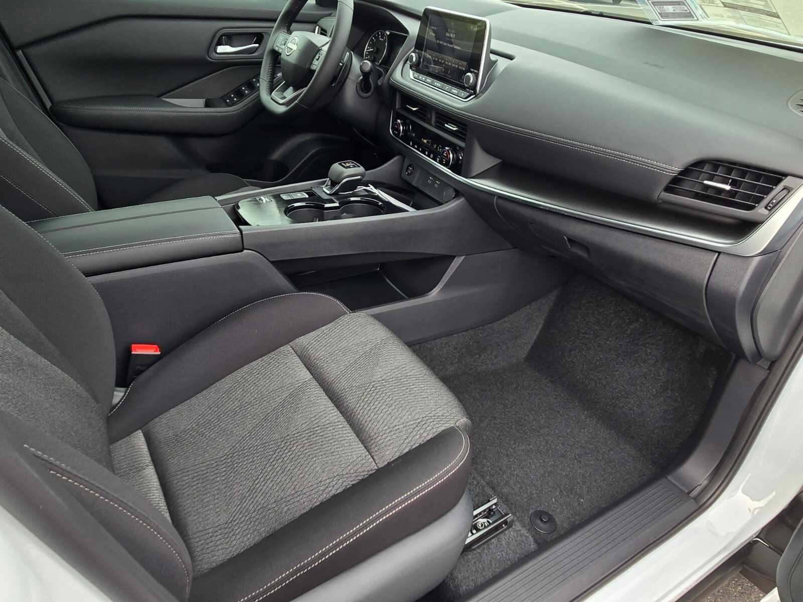 Thumbnail: 2026 Nissan Rogue - 11