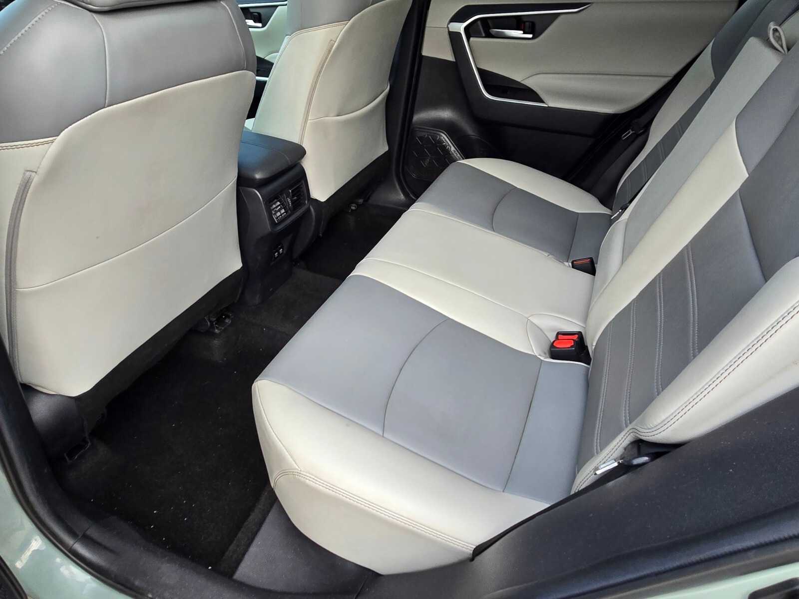 Thumbnail: 2020 Toyota RAV4 - 16