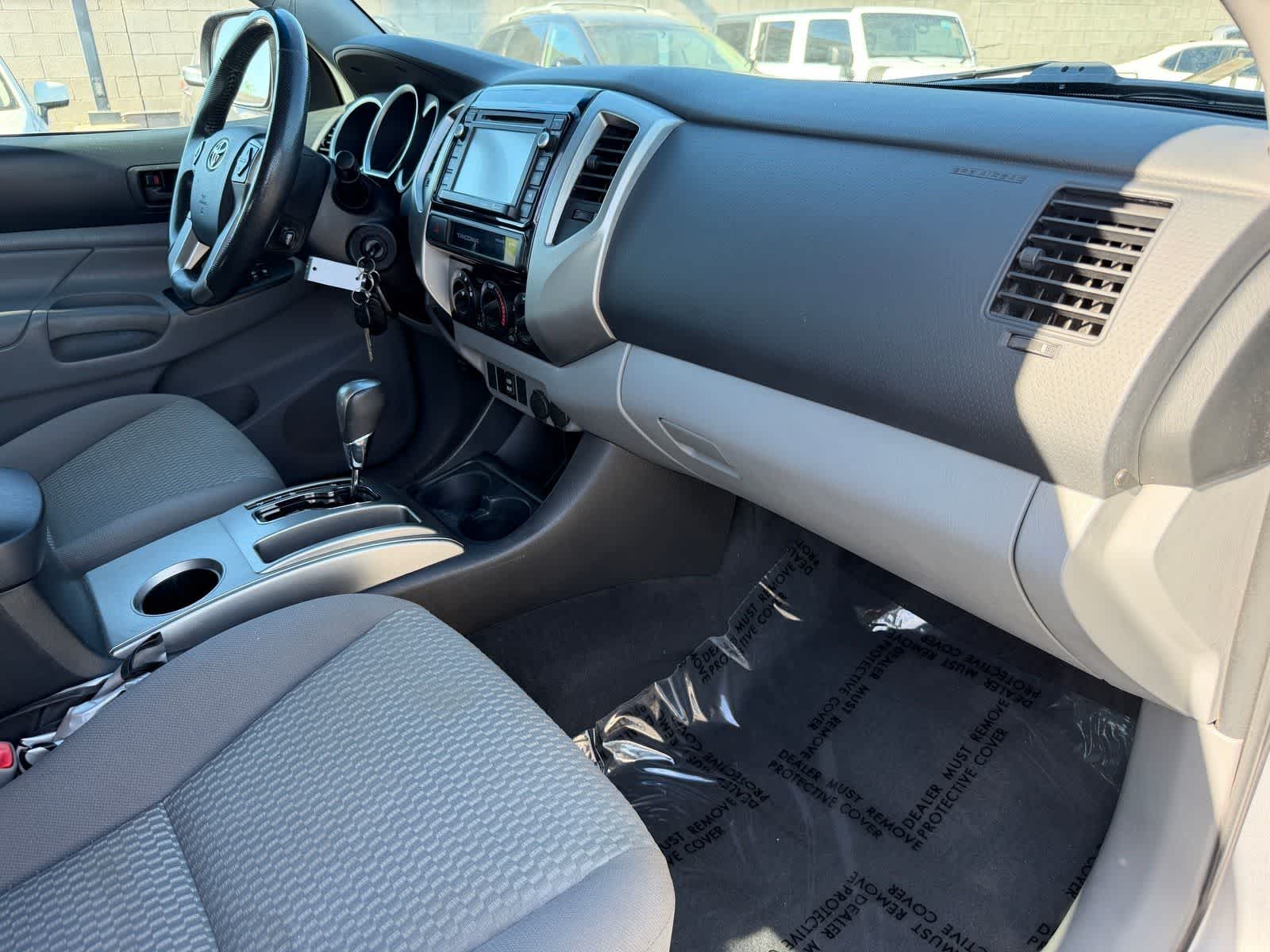 Thumbnail: 2015 Toyota Tacoma - 9