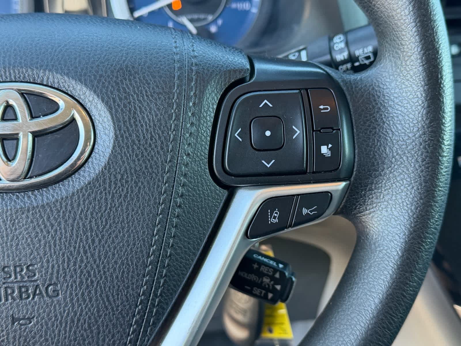 Thumbnail: 2020 Toyota Sienna - 30