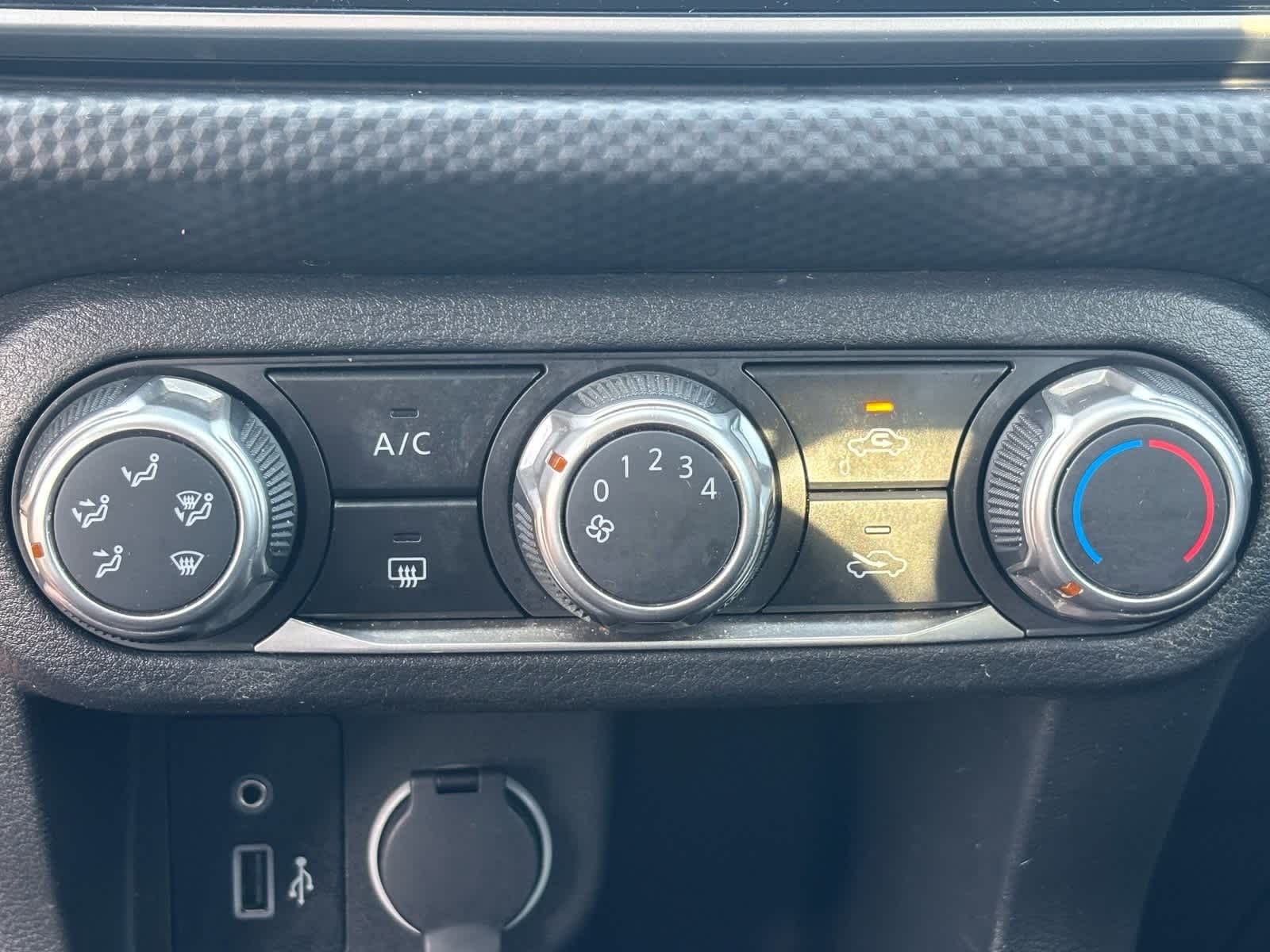 Thumbnail: 2023 Nissan Kicks - 24