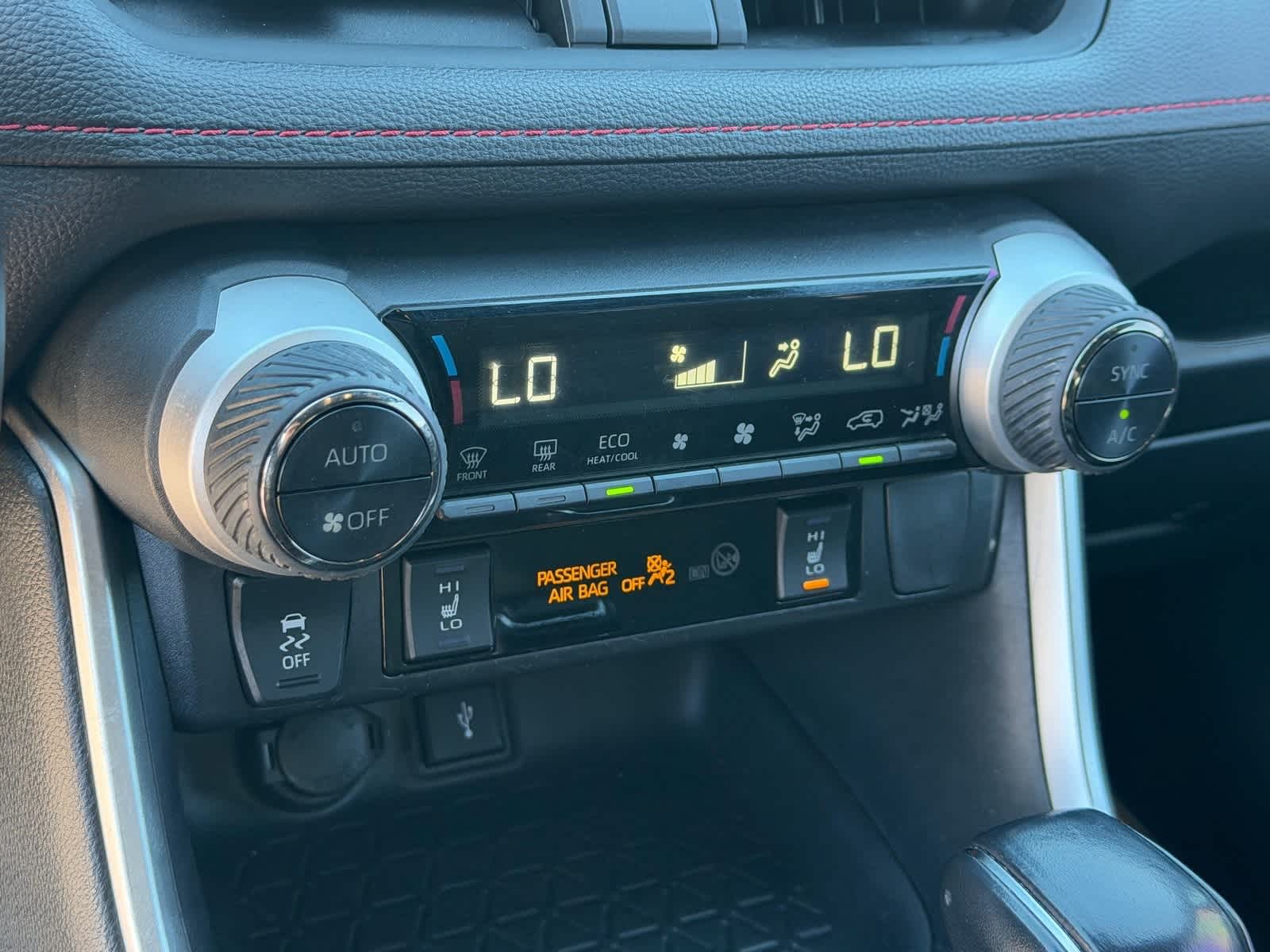 Thumbnail: 2022 Toyota RAV4 - 27