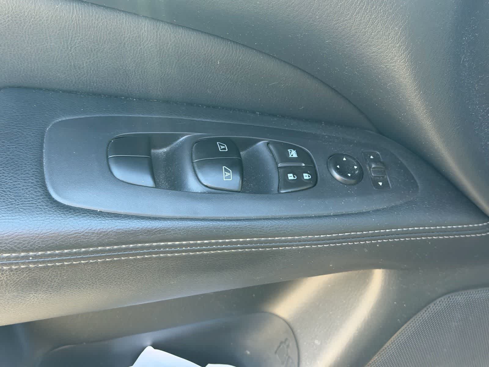 Thumbnail: 2020 Nissan Pathfinder - 10