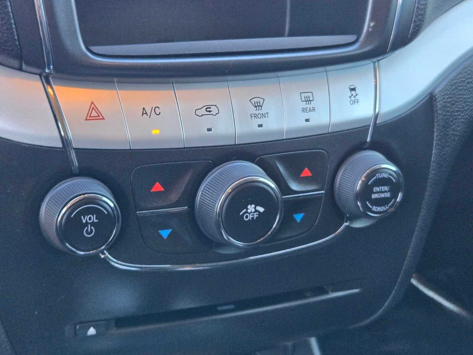 Thumbnail: 2020 Dodge Journey - 22