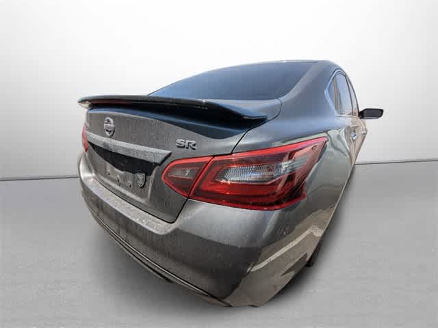 Thumbnail: 2017 Nissan Altima - 5
