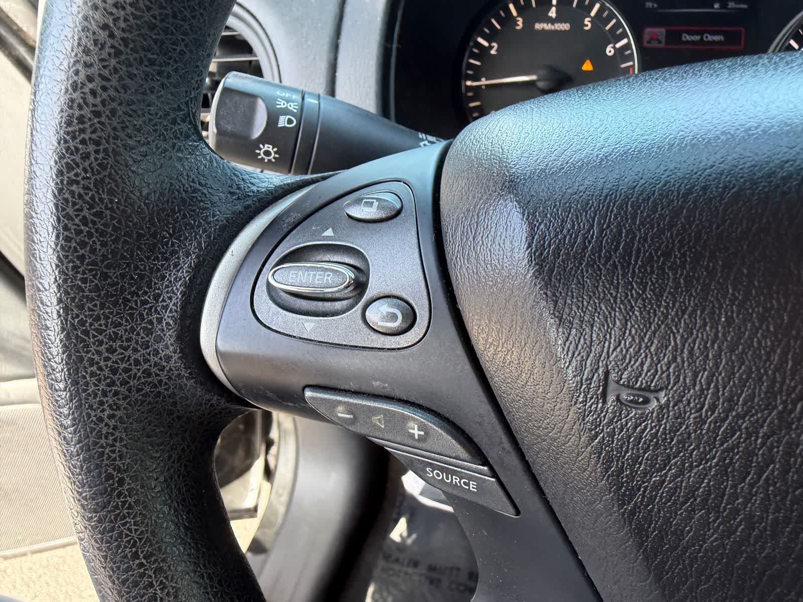 Thumbnail: 2015 Nissan Pathfinder - 18