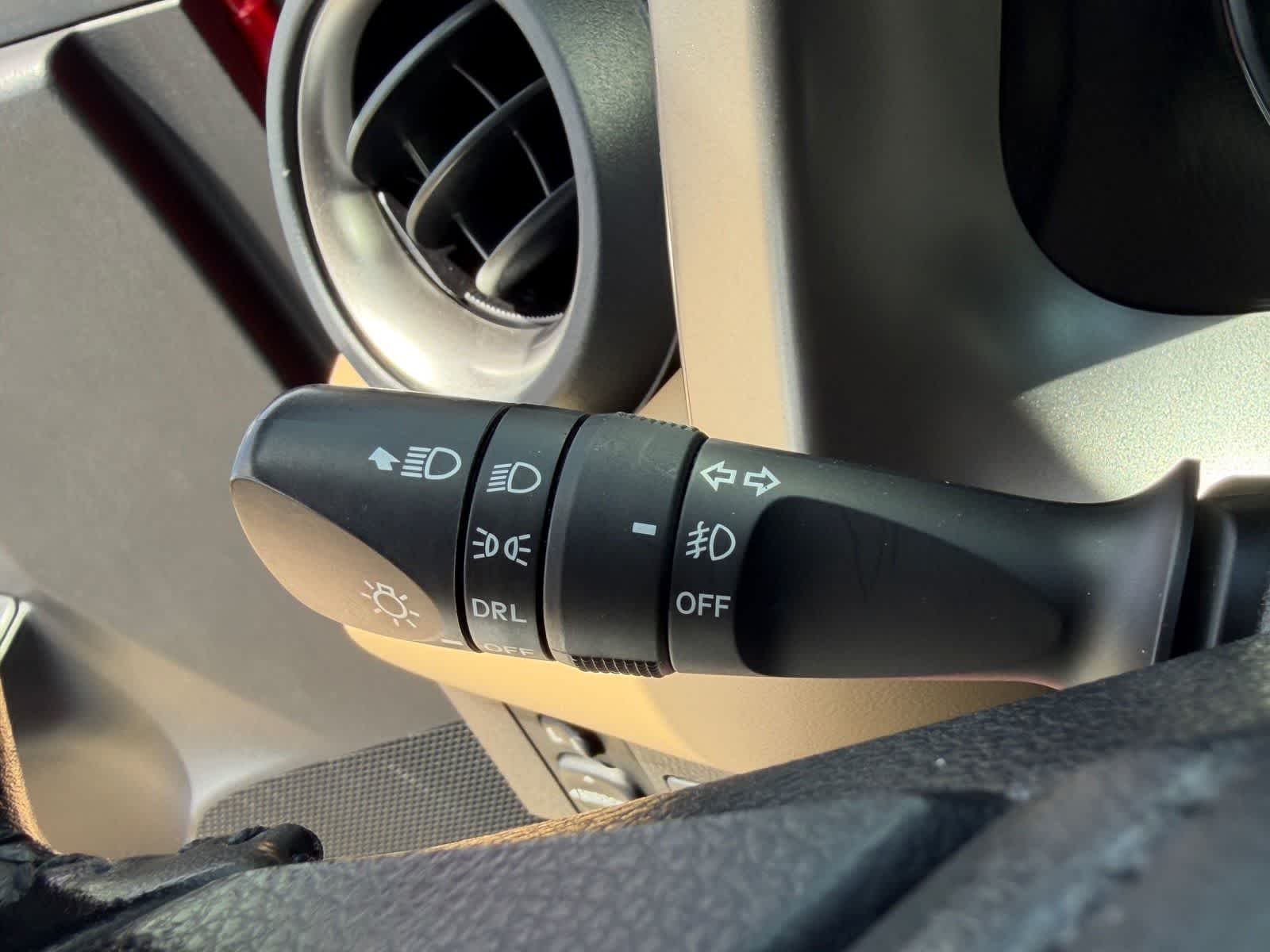 Thumbnail: 2016 Toyota RAV4 - 21