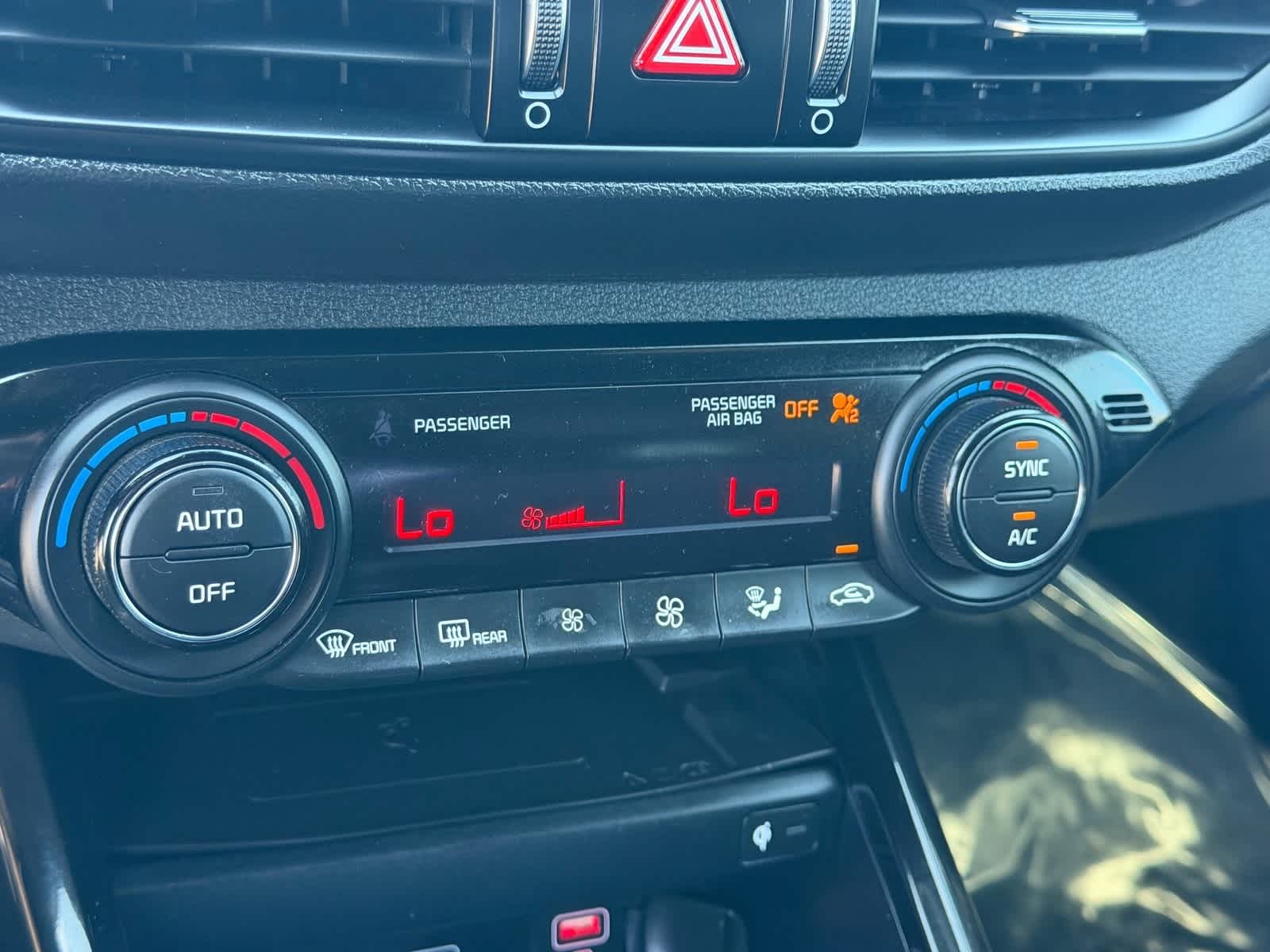 Thumbnail: 2023 Kia Forte - 24