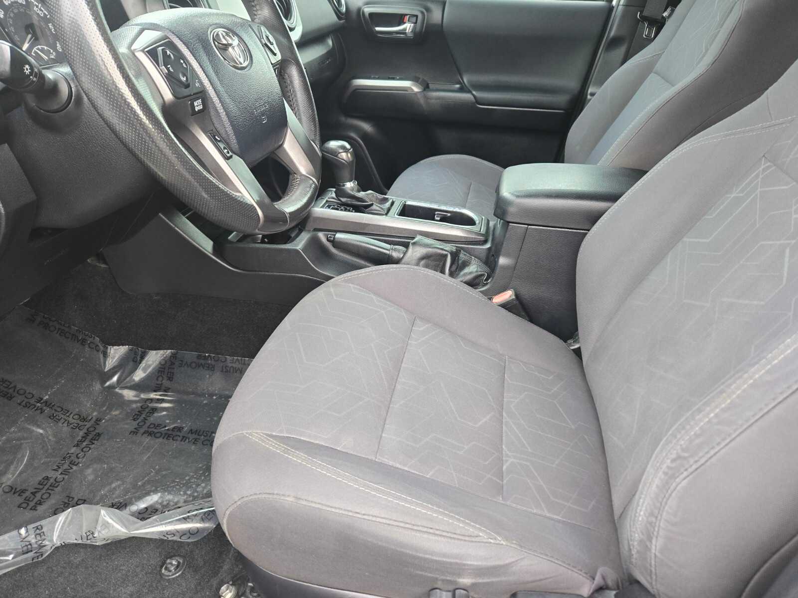 Thumbnail: 2017 Toyota Tacoma - 18