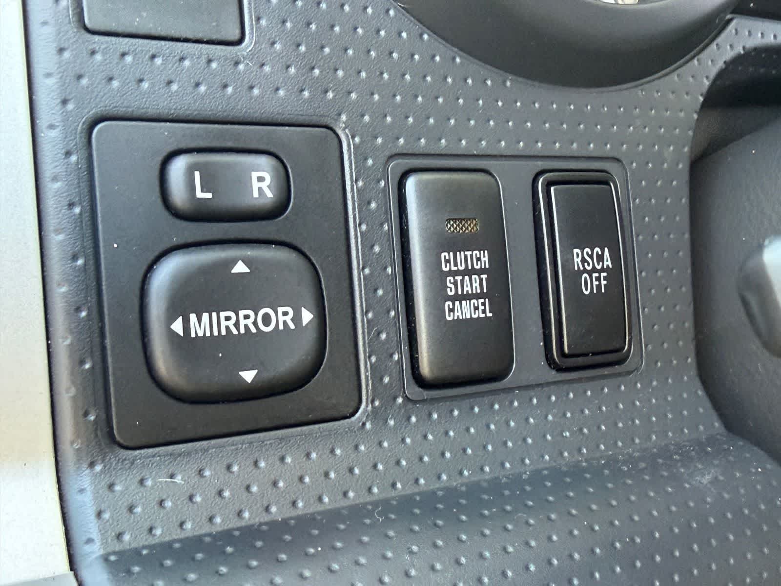 Thumbnail: 2014 Toyota FJ Cruiser - 15