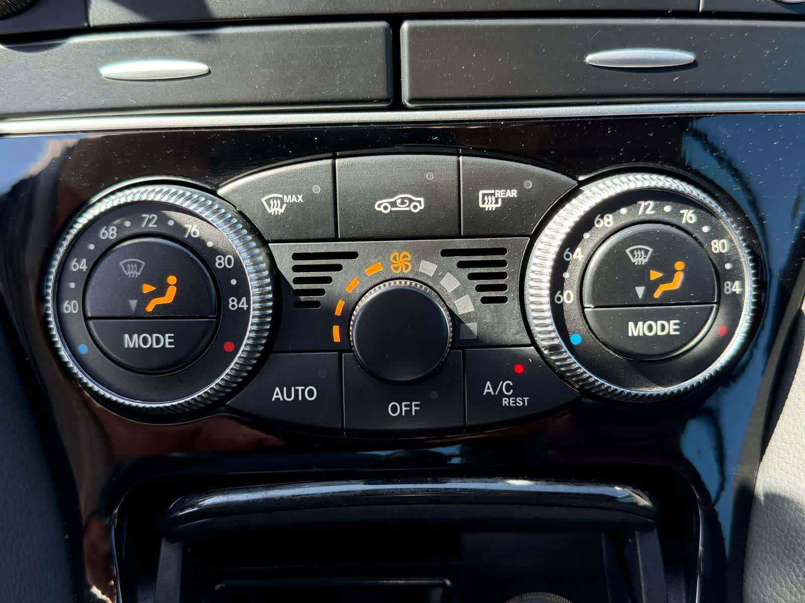Thumbnail: 2009 Mercedes-Benz SL-Class - 24