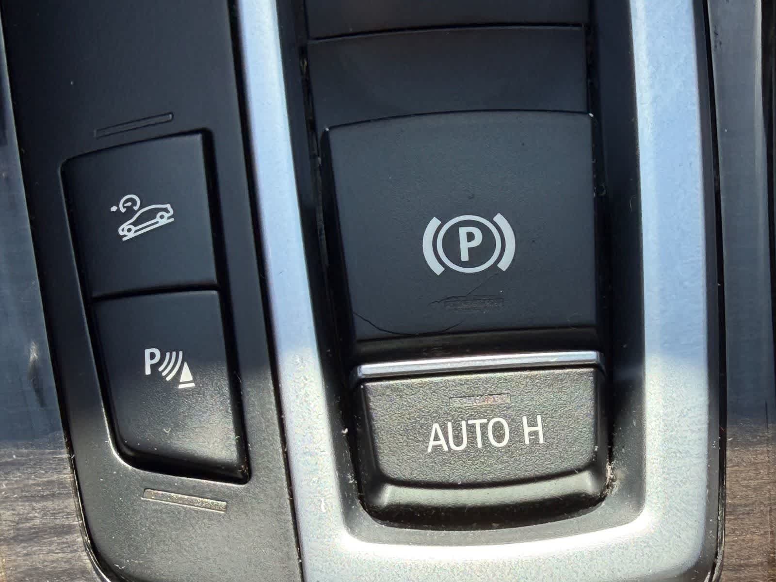 Thumbnail: 2014 BMW 5 Series - 24