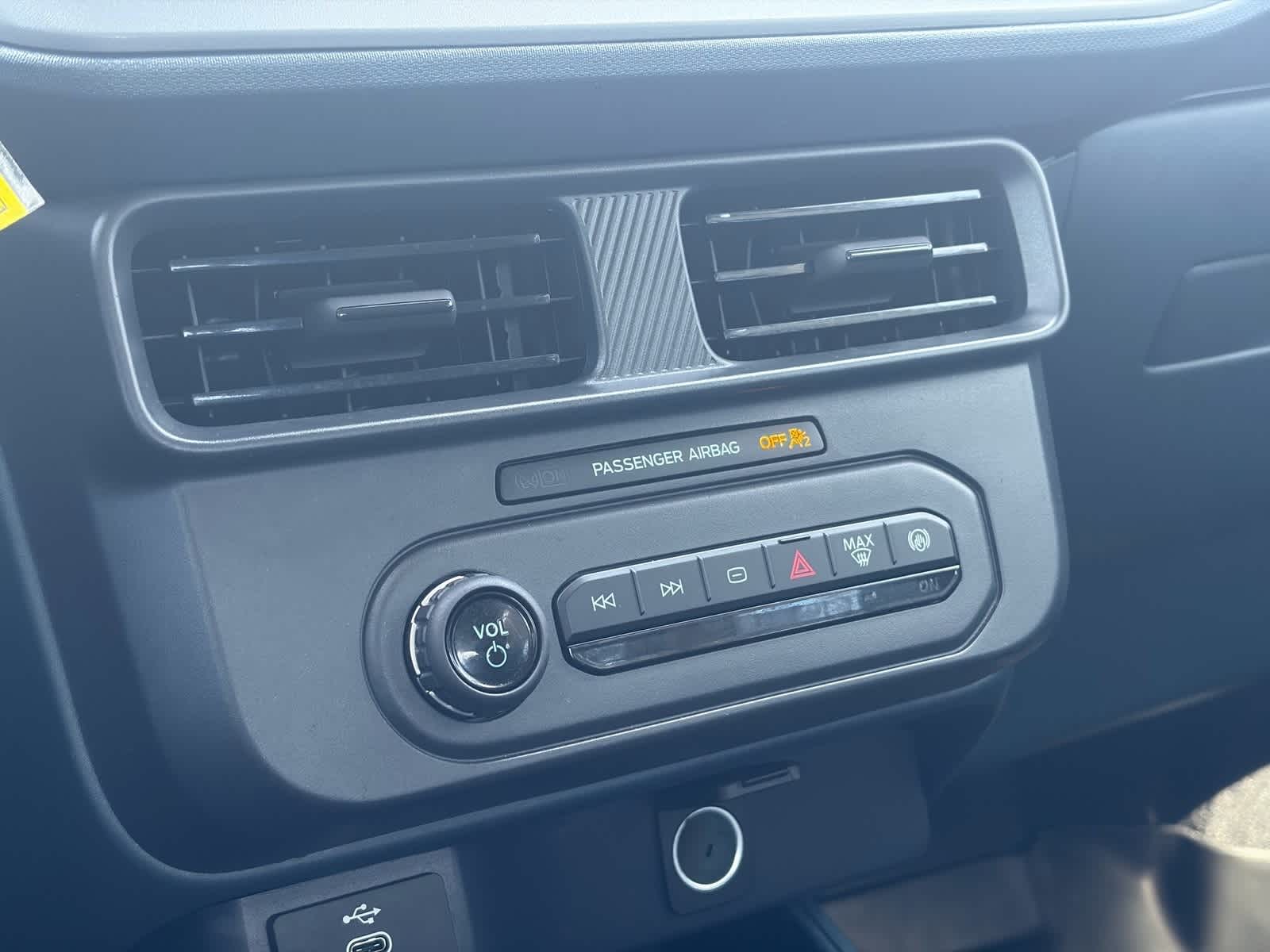 Thumbnail: 2025 Ford Maverick - 21