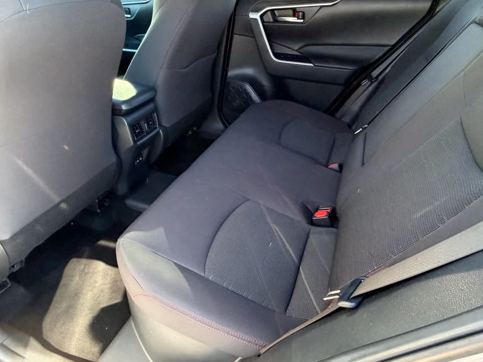 Thumbnail: 2022 Toyota RAV4 - 17