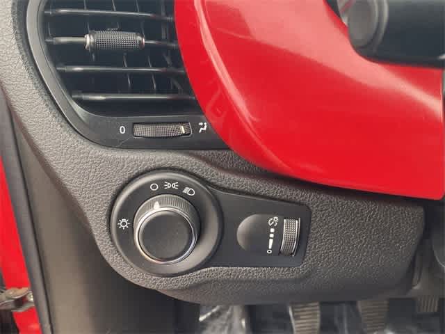 Thumbnail: 2017 Fiat 500X - 33